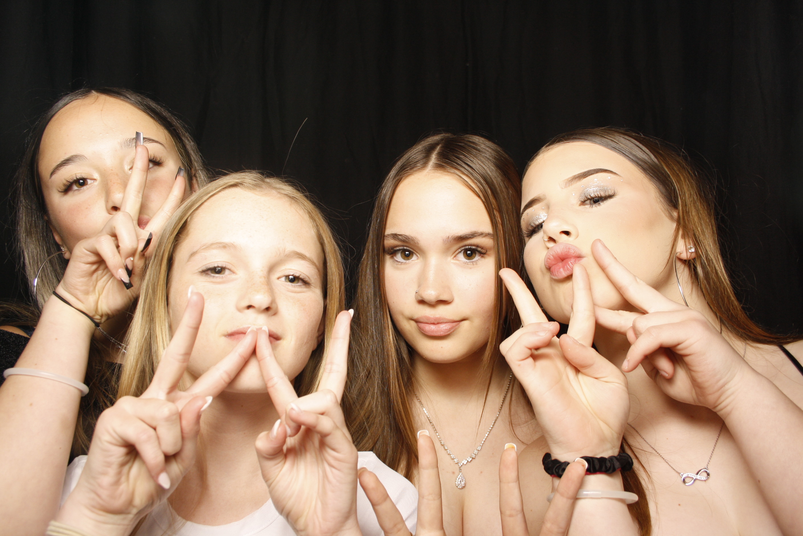 Waikanae School Leavers Dinner 2023 | View more photos from the event at wgtngallery.classicphotobooths.co.nz/u/wgtncpbgallery/Waikanae-School-Leavers-Dinner-2023