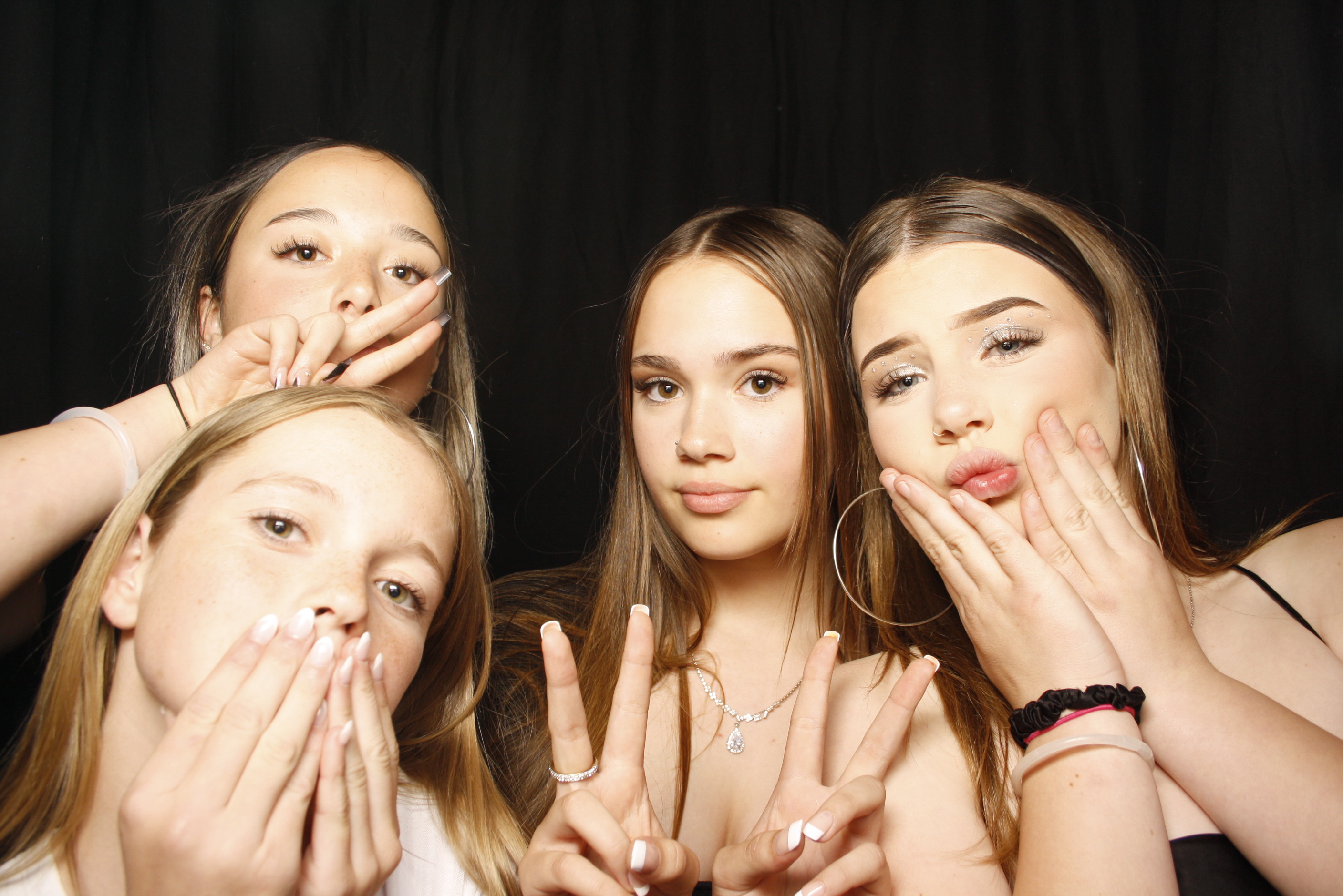 Waikanae School Leavers Dinner 2023 | View more photos from the event at wgtngallery.classicphotobooths.co.nz/u/wgtncpbgallery/Waikanae-School-Leavers-Dinner-2023