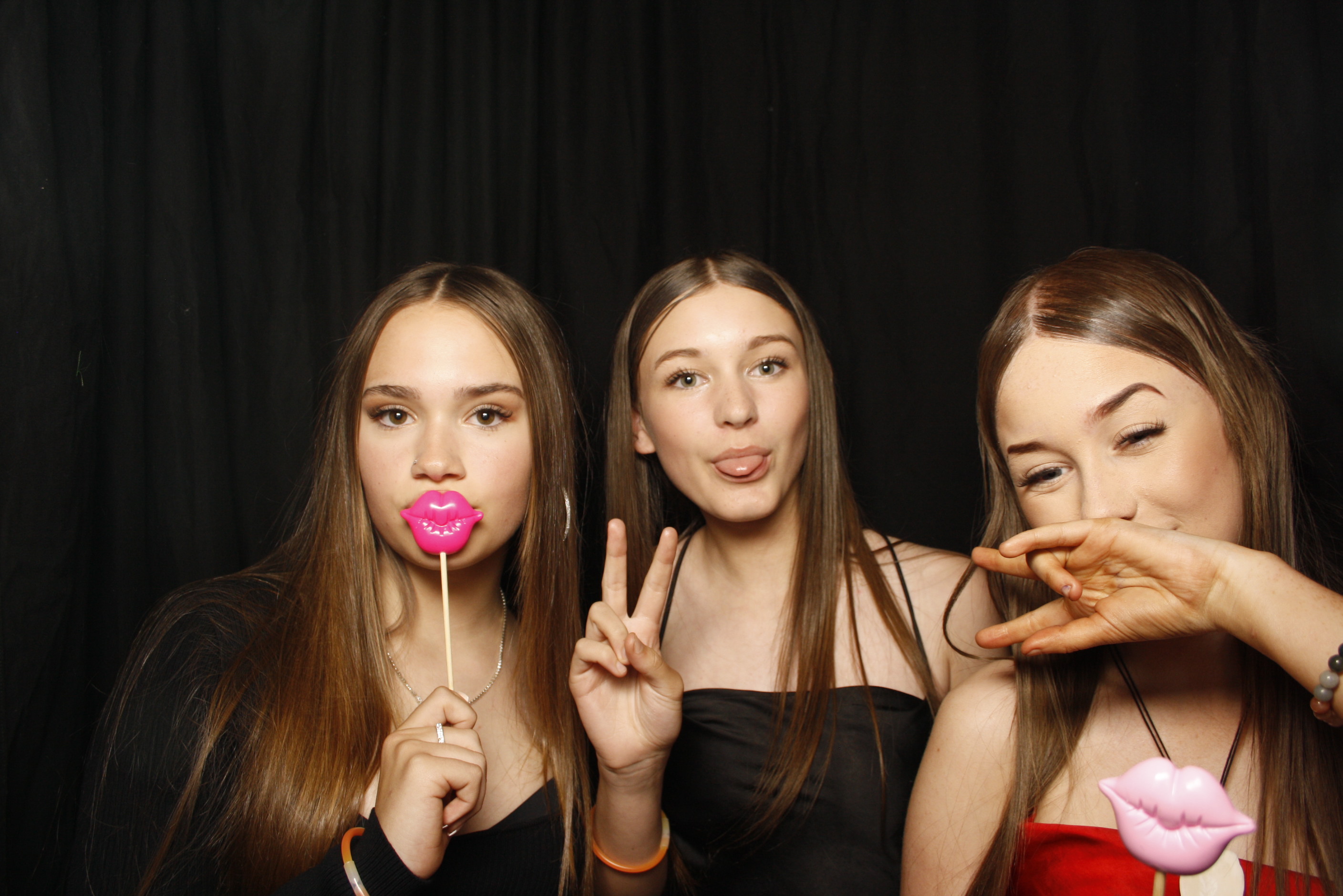 Waikanae School Leavers Dinner 2023 | View more photos from the event at wgtngallery.classicphotobooths.co.nz/u/wgtncpbgallery/Waikanae-School-Leavers-Dinner-2023
