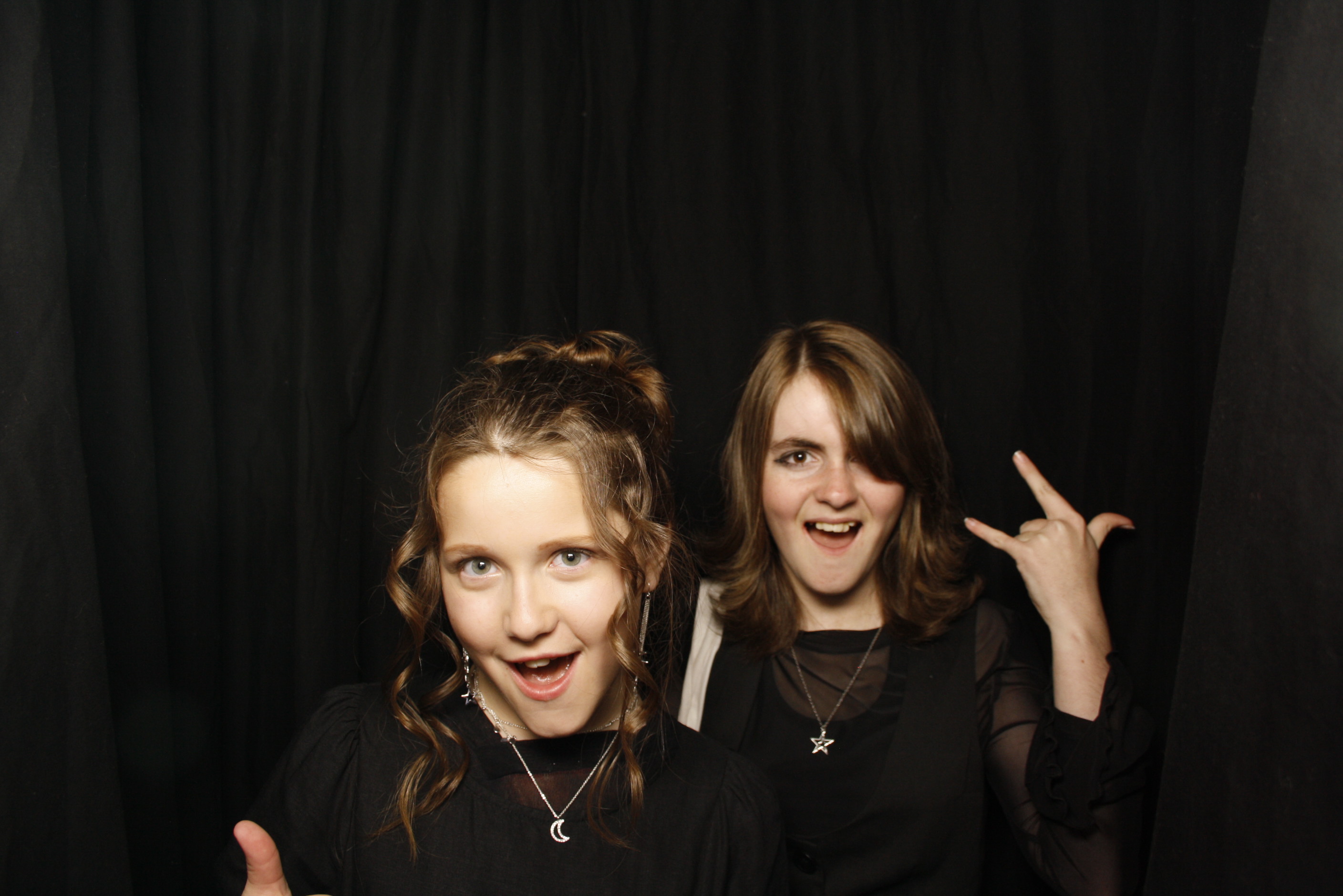 Waikanae School Leavers Dinner 2023 | View more photos from the event at wgtngallery.classicphotobooths.co.nz/u/wgtncpbgallery/Waikanae-School-Leavers-Dinner-2023