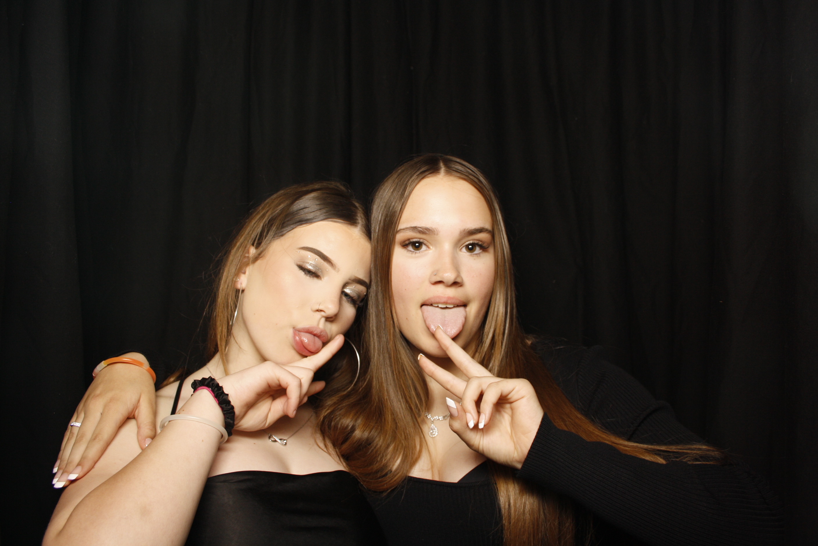 Waikanae School Leavers Dinner 2023 | View more photos from the event at wgtngallery.classicphotobooths.co.nz/u/wgtncpbgallery/Waikanae-School-Leavers-Dinner-2023