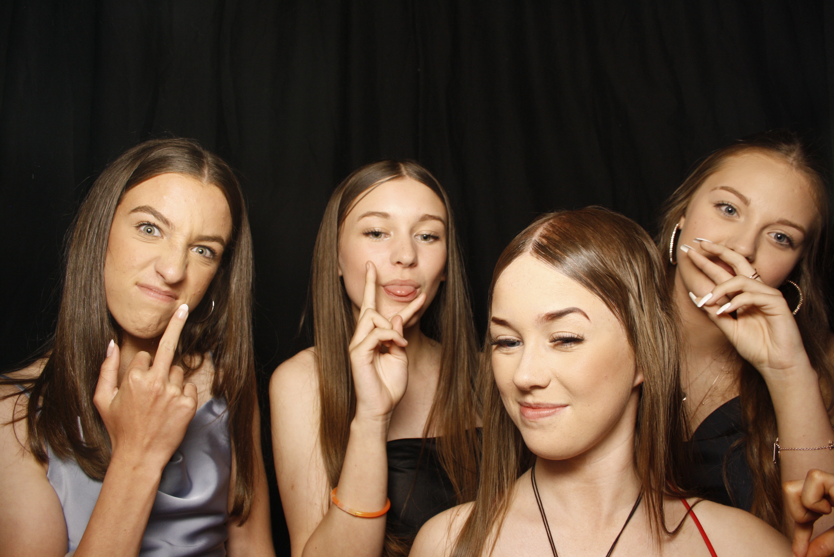 Waikanae School Leavers Dinner 2023 | View more photos from the event at wgtngallery.classicphotobooths.co.nz/u/wgtncpbgallery/Waikanae-School-Leavers-Dinner-2023