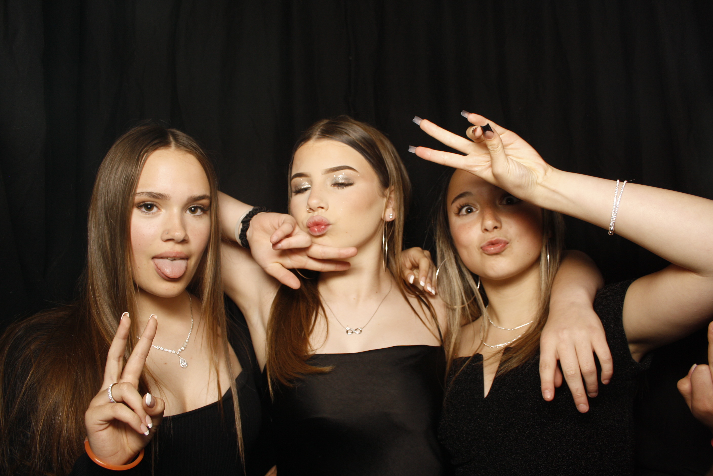 Waikanae School Leavers Dinner 2023 | View more photos from the event at wgtngallery.classicphotobooths.co.nz/u/wgtncpbgallery/Waikanae-School-Leavers-Dinner-2023