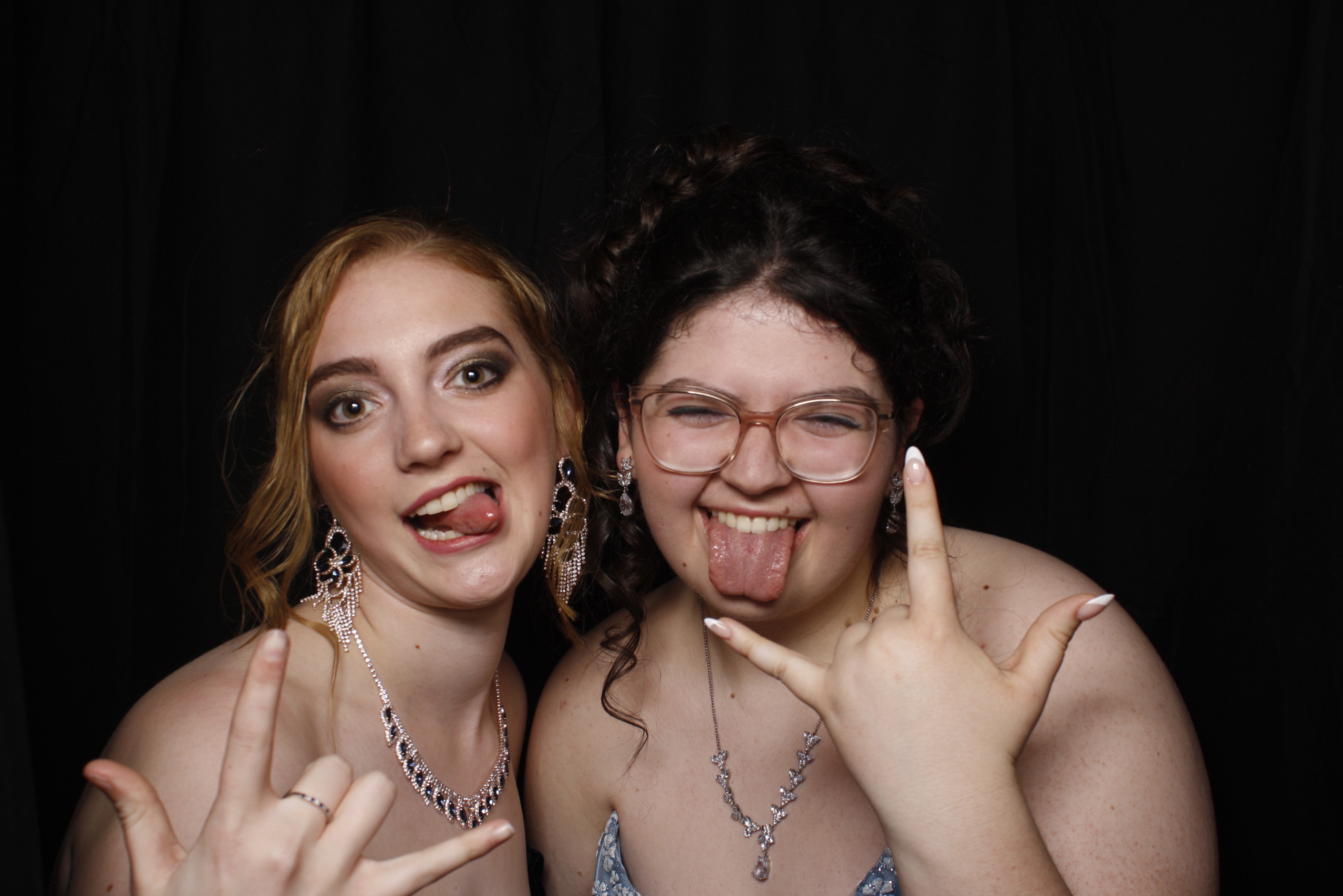 Whitby Senior Ball 2023 | View more photos from the event at wgtngallery.classicphotobooths.co.nz/u/wgtncpbgallery/Whitby-Senior-Ball-2023