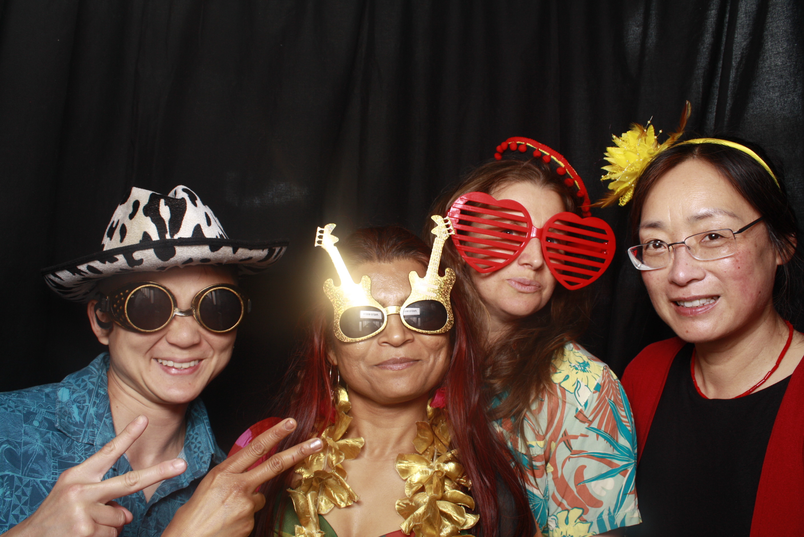 A Chorus Christmas 2024 | View more photos from the event at wgtngallery.classicphotobooths.co.nz/u/wgtncpbgallery/A-Chorus-Christmas-2024