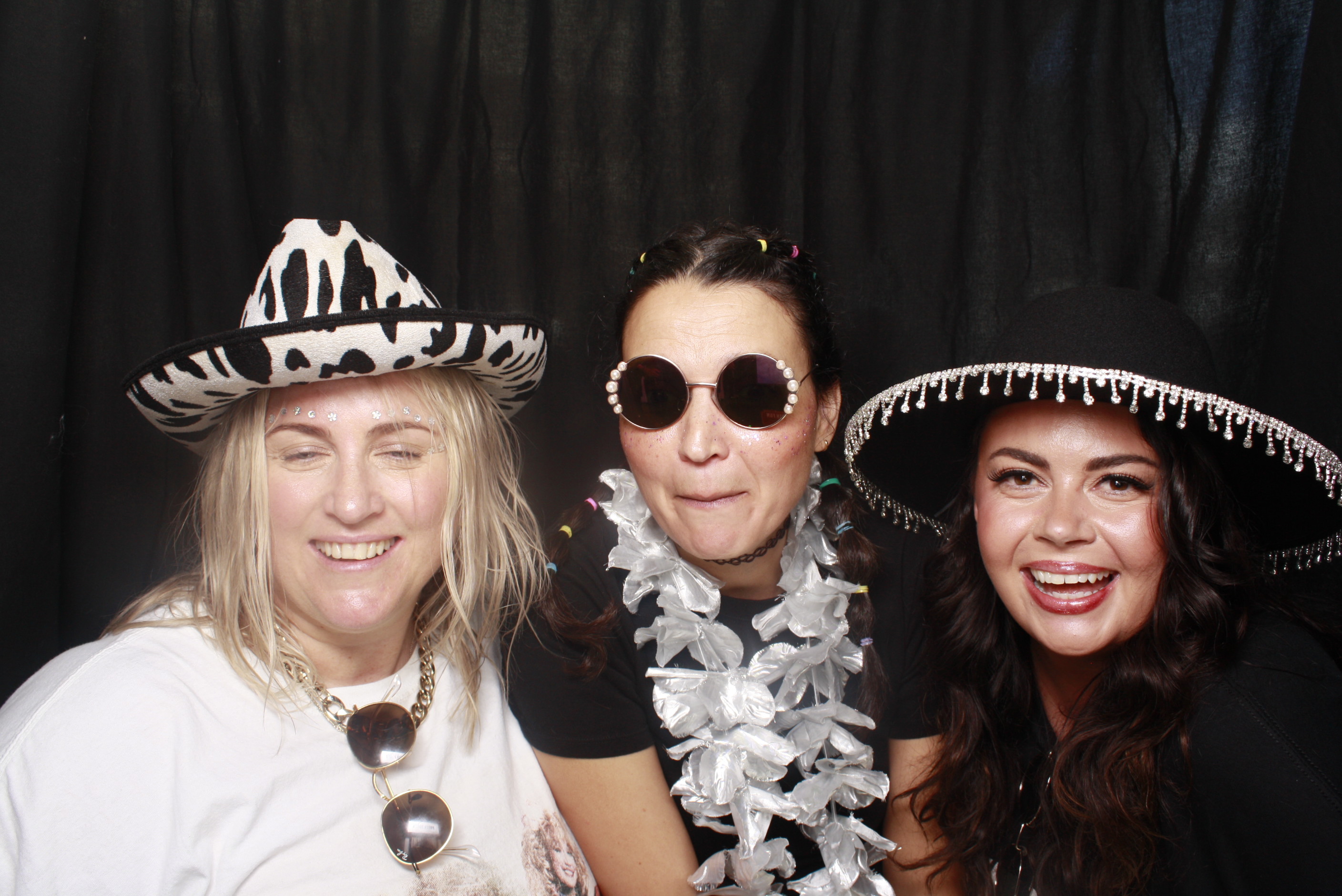 A Chorus Christmas 2024 | View more photos from the event at wgtngallery.classicphotobooths.co.nz/u/wgtncpbgallery/A-Chorus-Christmas-2024