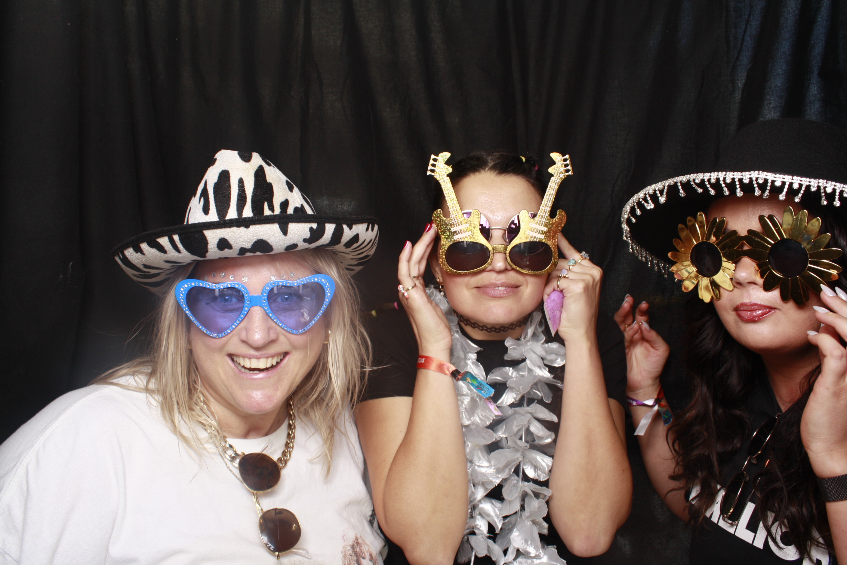 A Chorus Christmas 2024 | View more photos from the event at wgtngallery.classicphotobooths.co.nz/u/wgtncpbgallery/A-Chorus-Christmas-2024