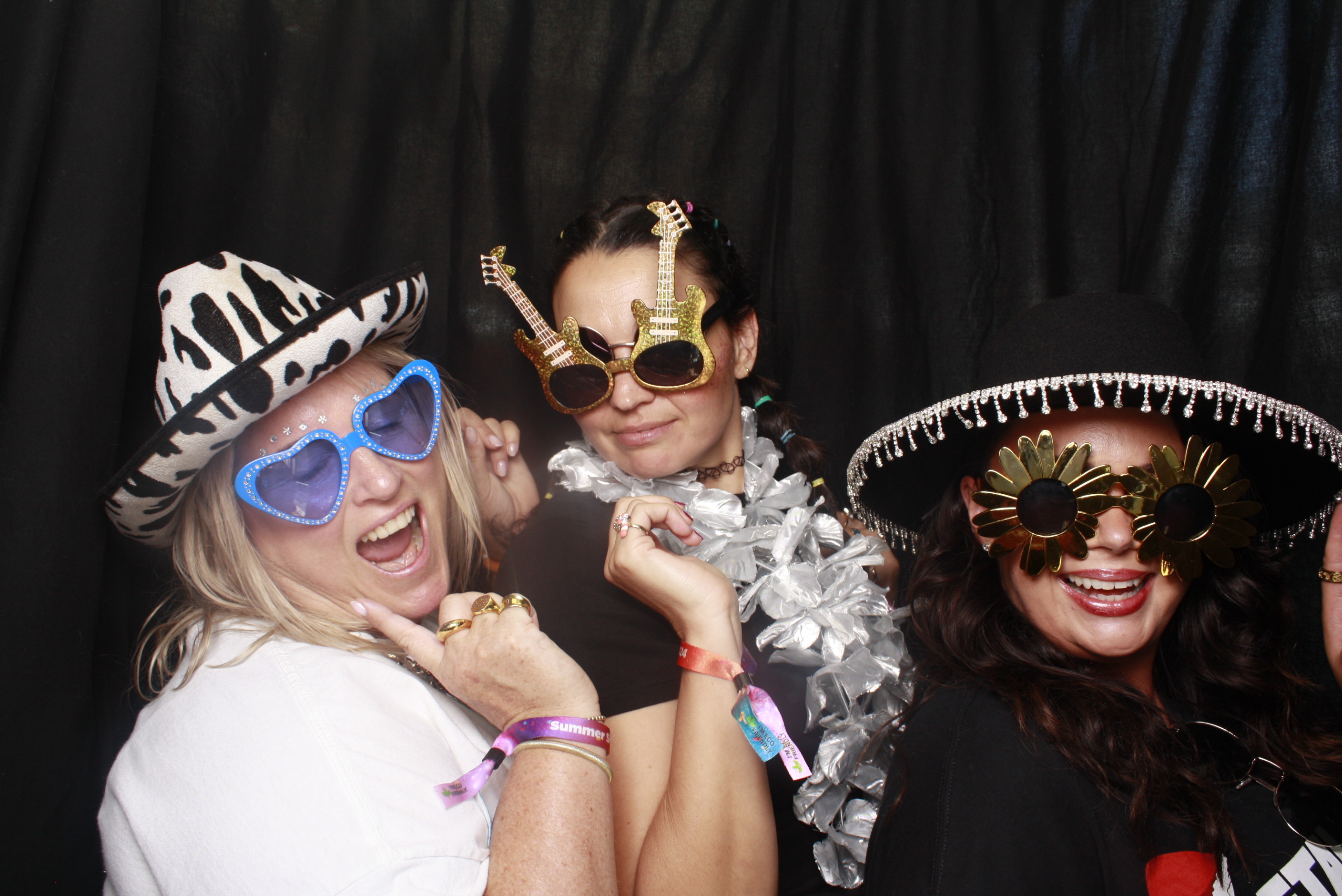 A Chorus Christmas 2024 | View more photos from the event at wgtngallery.classicphotobooths.co.nz/u/wgtncpbgallery/A-Chorus-Christmas-2024