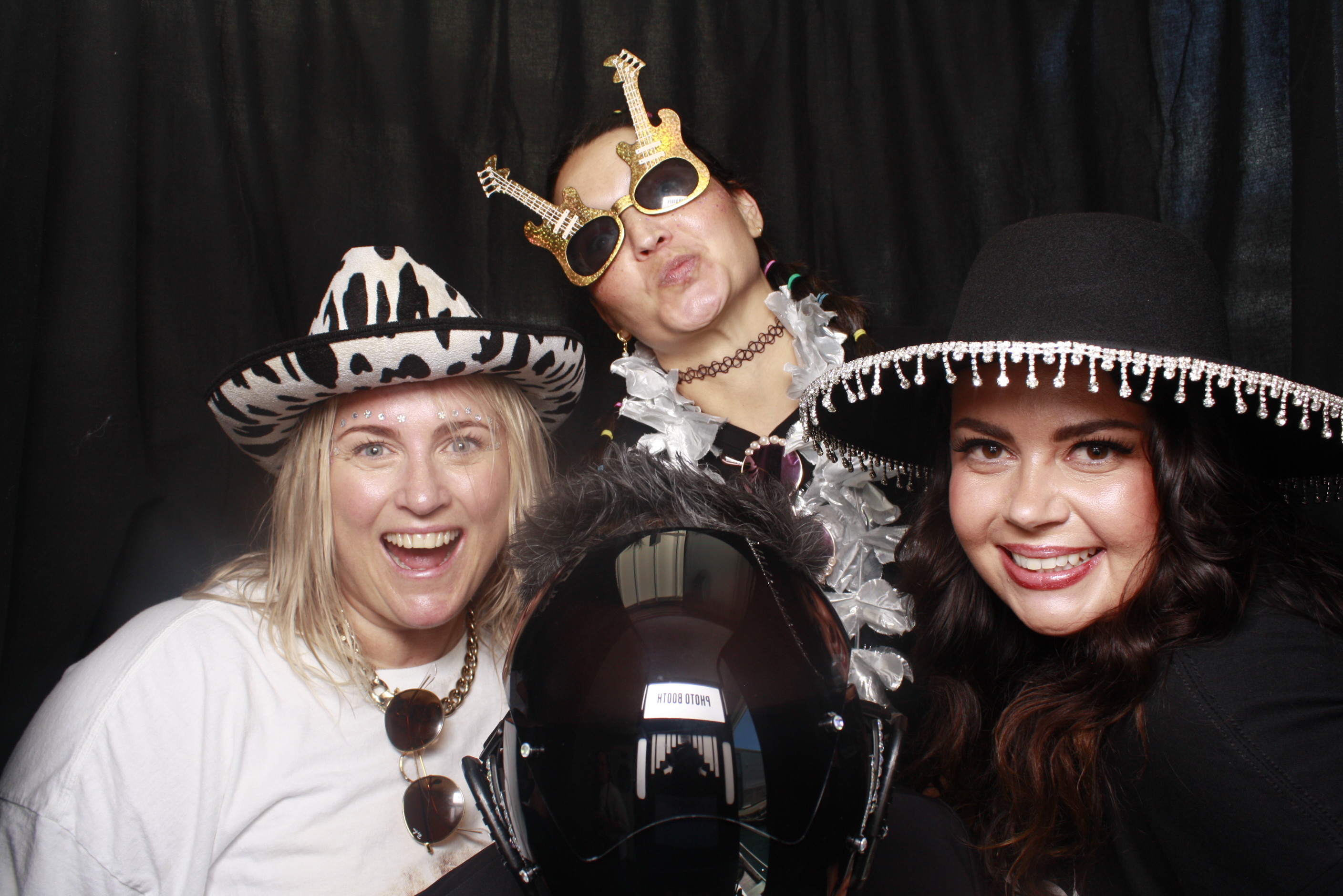 A Chorus Christmas 2024 | View more photos from the event at wgtngallery.classicphotobooths.co.nz/u/wgtncpbgallery/A-Chorus-Christmas-2024