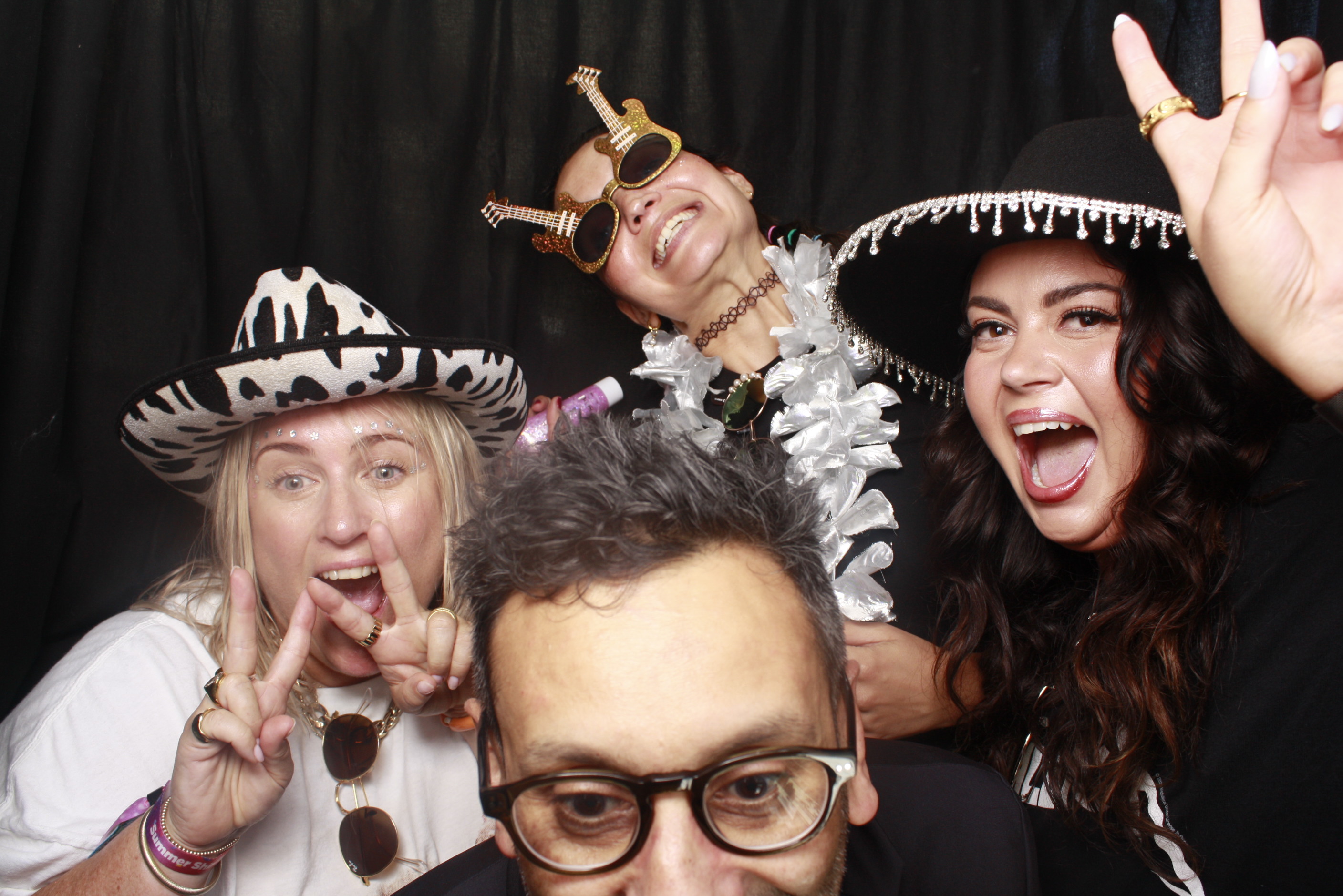 A Chorus Christmas 2024 | View more photos from the event at wgtngallery.classicphotobooths.co.nz/u/wgtncpbgallery/A-Chorus-Christmas-2024