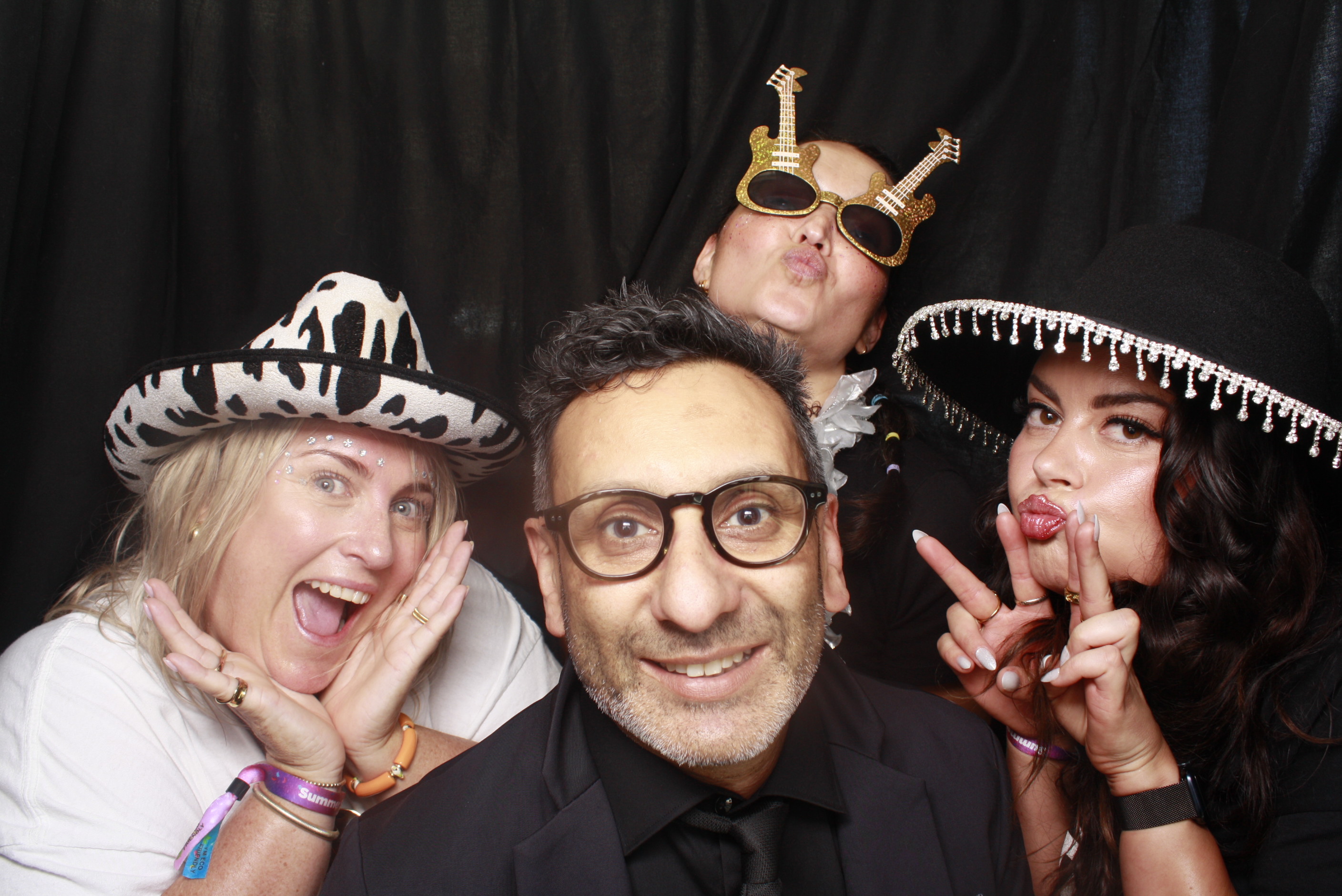 A Chorus Christmas 2024 | View more photos from the event at wgtngallery.classicphotobooths.co.nz/u/wgtncpbgallery/A-Chorus-Christmas-2024