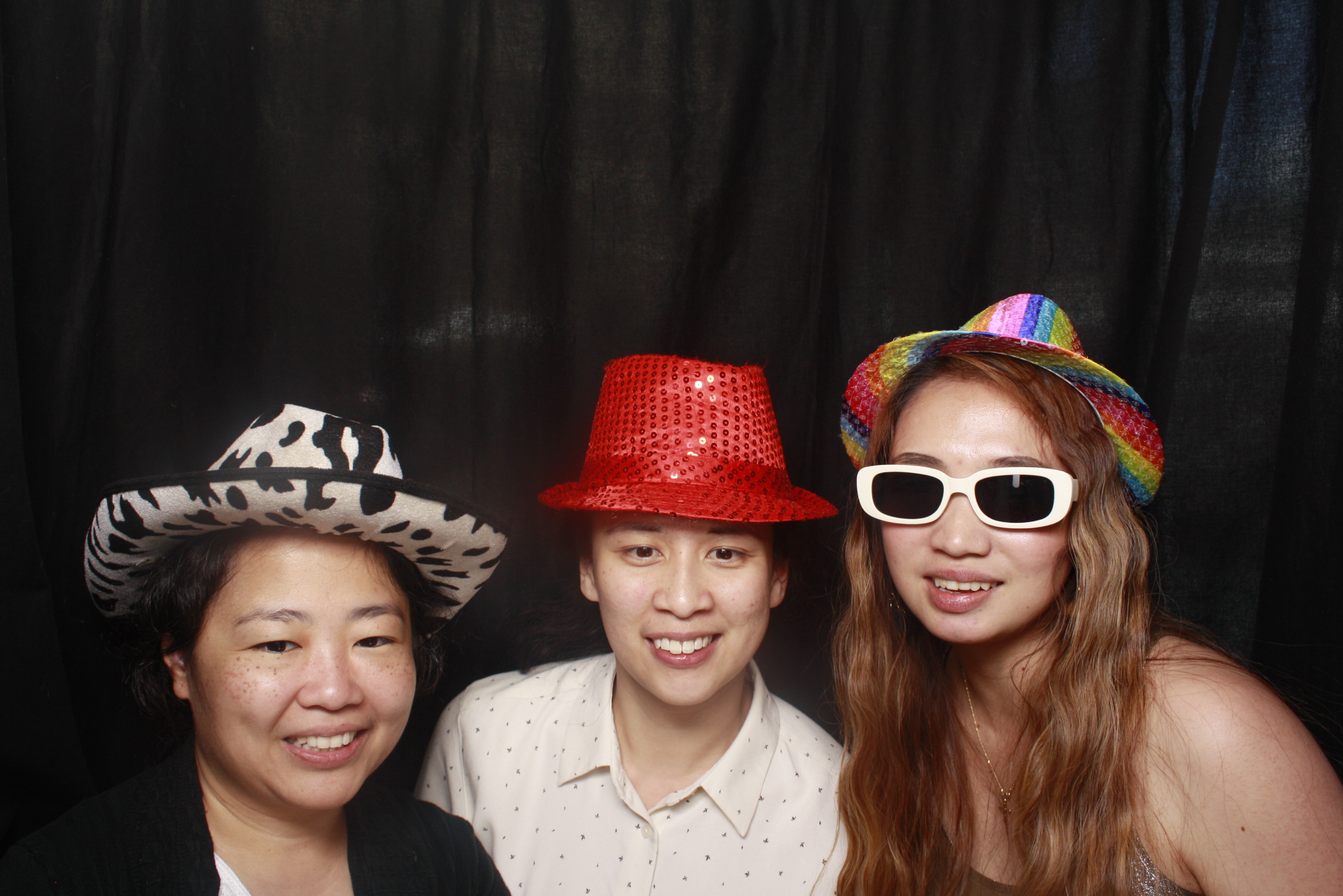 A Chorus Christmas 2024 | View more photos from the event at wgtngallery.classicphotobooths.co.nz/u/wgtncpbgallery/A-Chorus-Christmas-2024