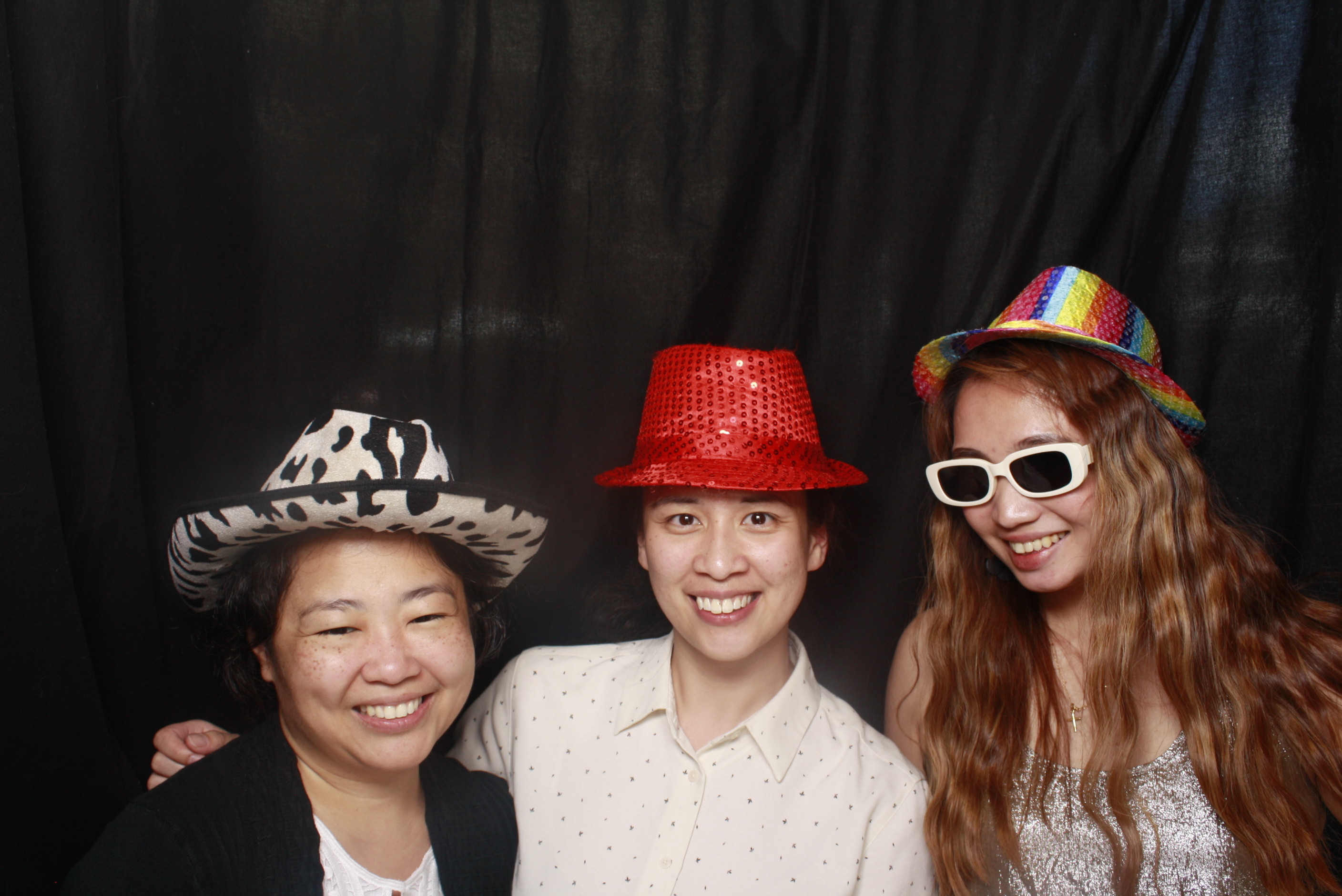 A Chorus Christmas 2024 | View more photos from the event at wgtngallery.classicphotobooths.co.nz/u/wgtncpbgallery/A-Chorus-Christmas-2024