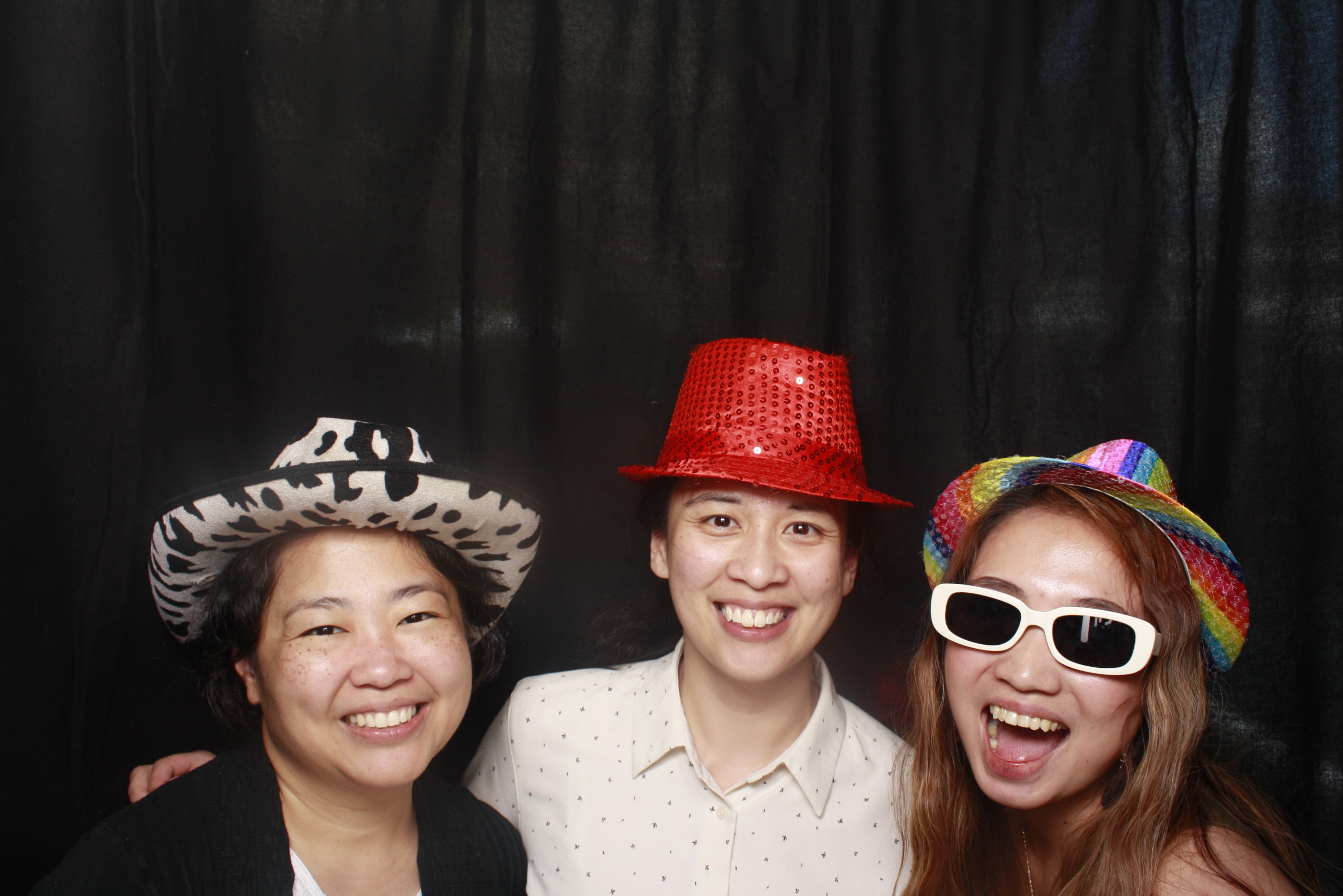 A Chorus Christmas 2024 | View more photos from the event at wgtngallery.classicphotobooths.co.nz/u/wgtncpbgallery/A-Chorus-Christmas-2024