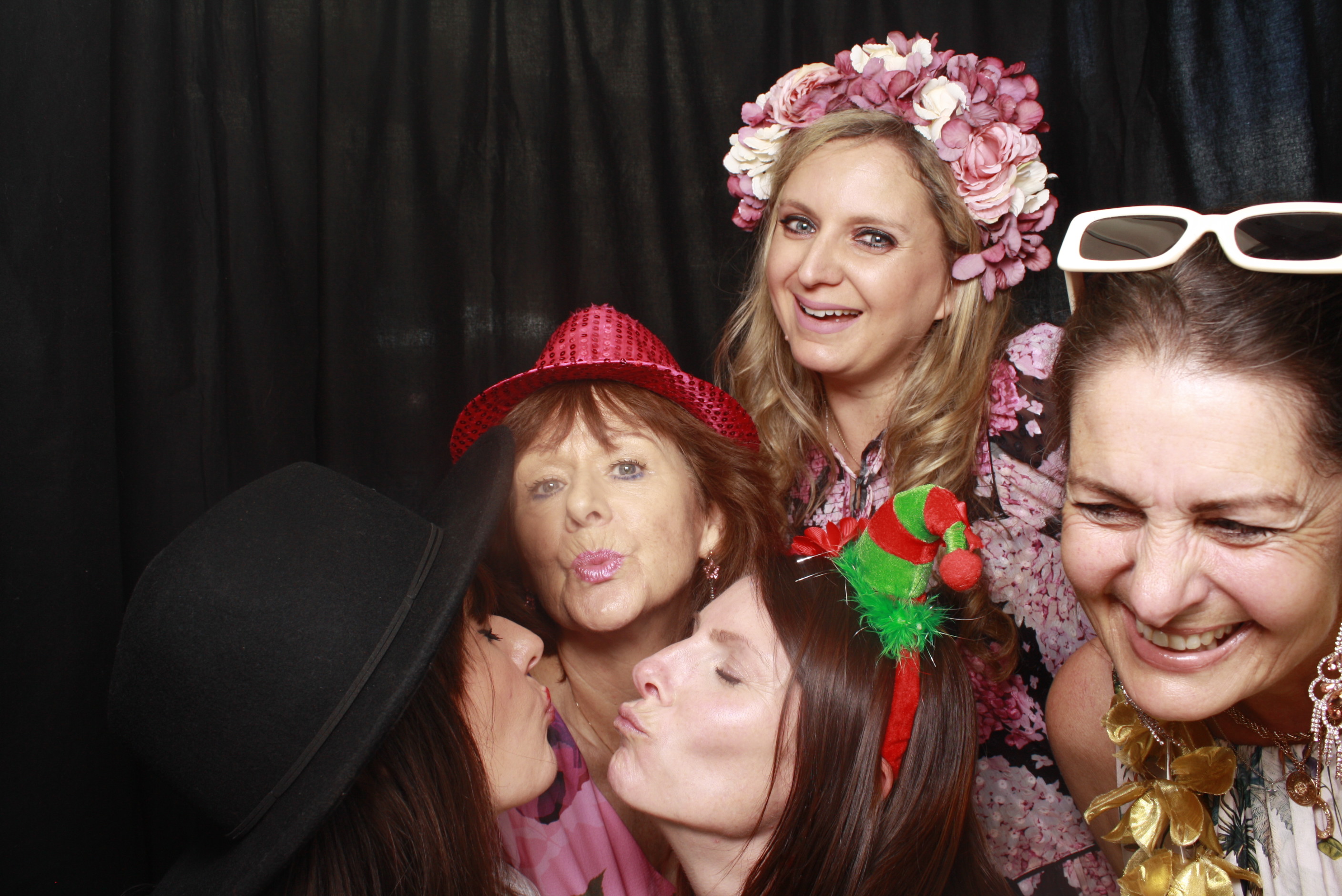 A Chorus Christmas 2024 | View more photos from the event at wgtngallery.classicphotobooths.co.nz/u/wgtncpbgallery/A-Chorus-Christmas-2024