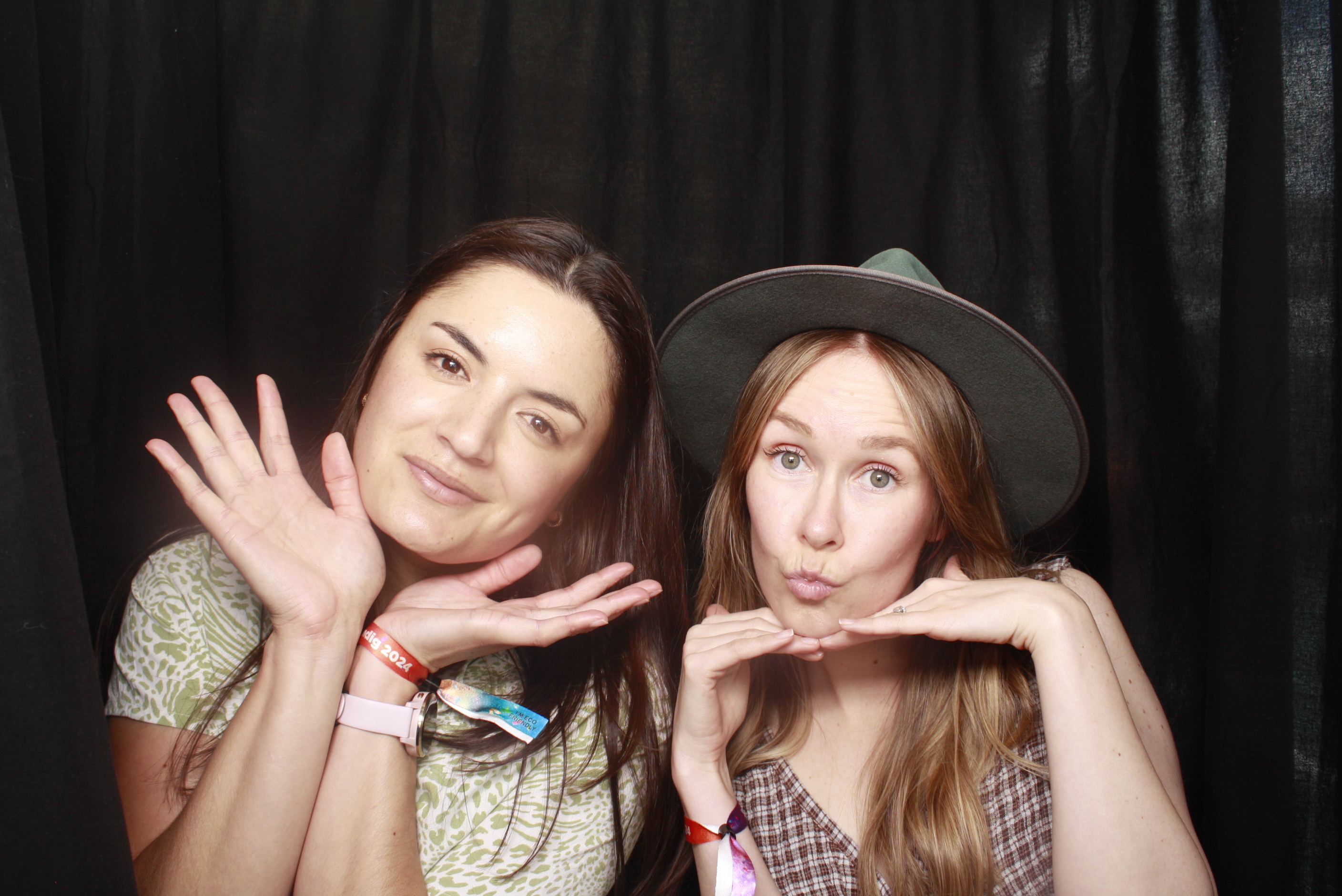 A Chorus Christmas 2024 | View more photos from the event at wgtngallery.classicphotobooths.co.nz/u/wgtncpbgallery/A-Chorus-Christmas-2024