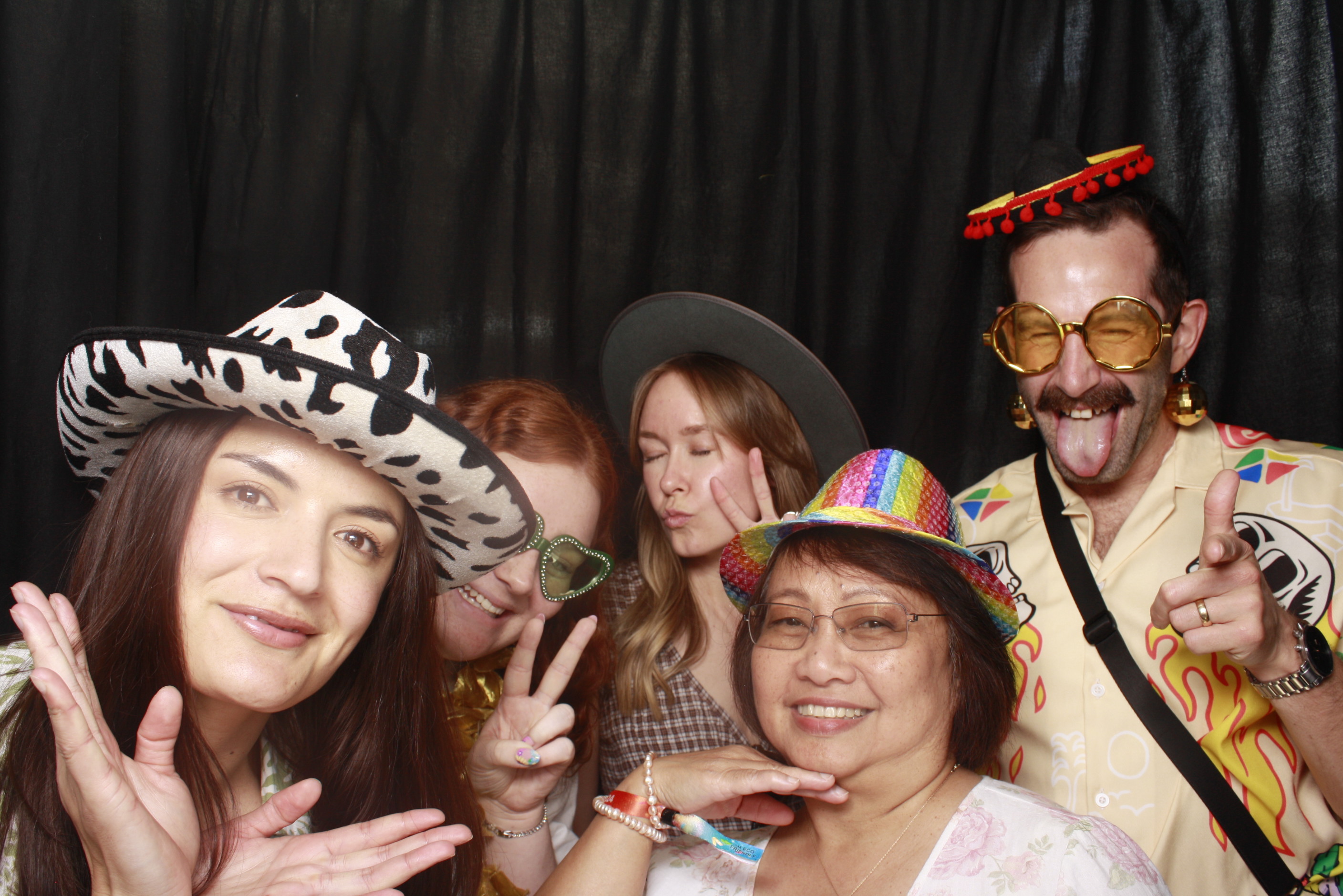 A Chorus Christmas 2024 | View more photos from the event at wgtngallery.classicphotobooths.co.nz/u/wgtncpbgallery/A-Chorus-Christmas-2024