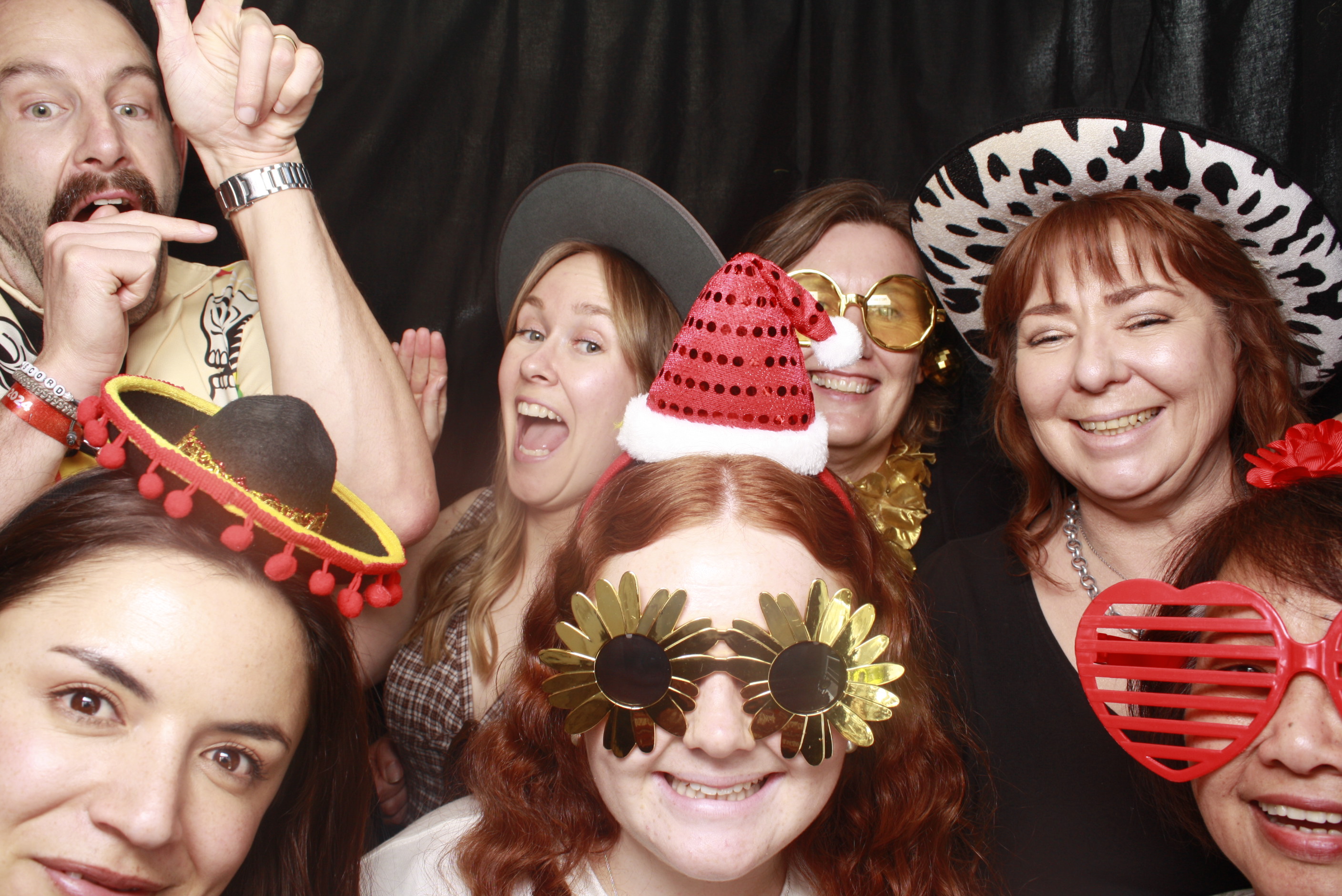 A Chorus Christmas 2024 | View more photos from the event at wgtngallery.classicphotobooths.co.nz/u/wgtncpbgallery/A-Chorus-Christmas-2024