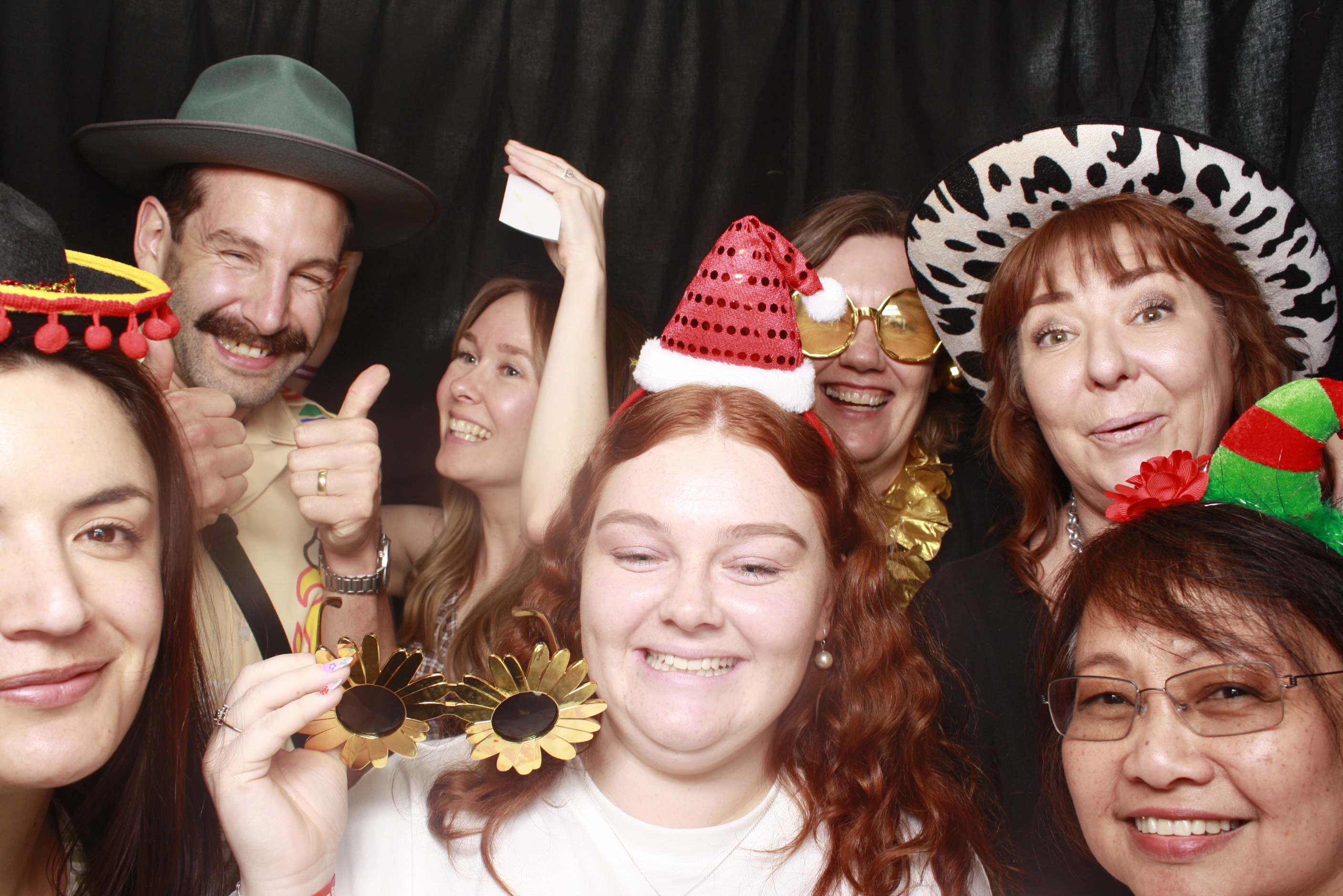 A Chorus Christmas 2024 | View more photos from the event at wgtngallery.classicphotobooths.co.nz/u/wgtncpbgallery/A-Chorus-Christmas-2024