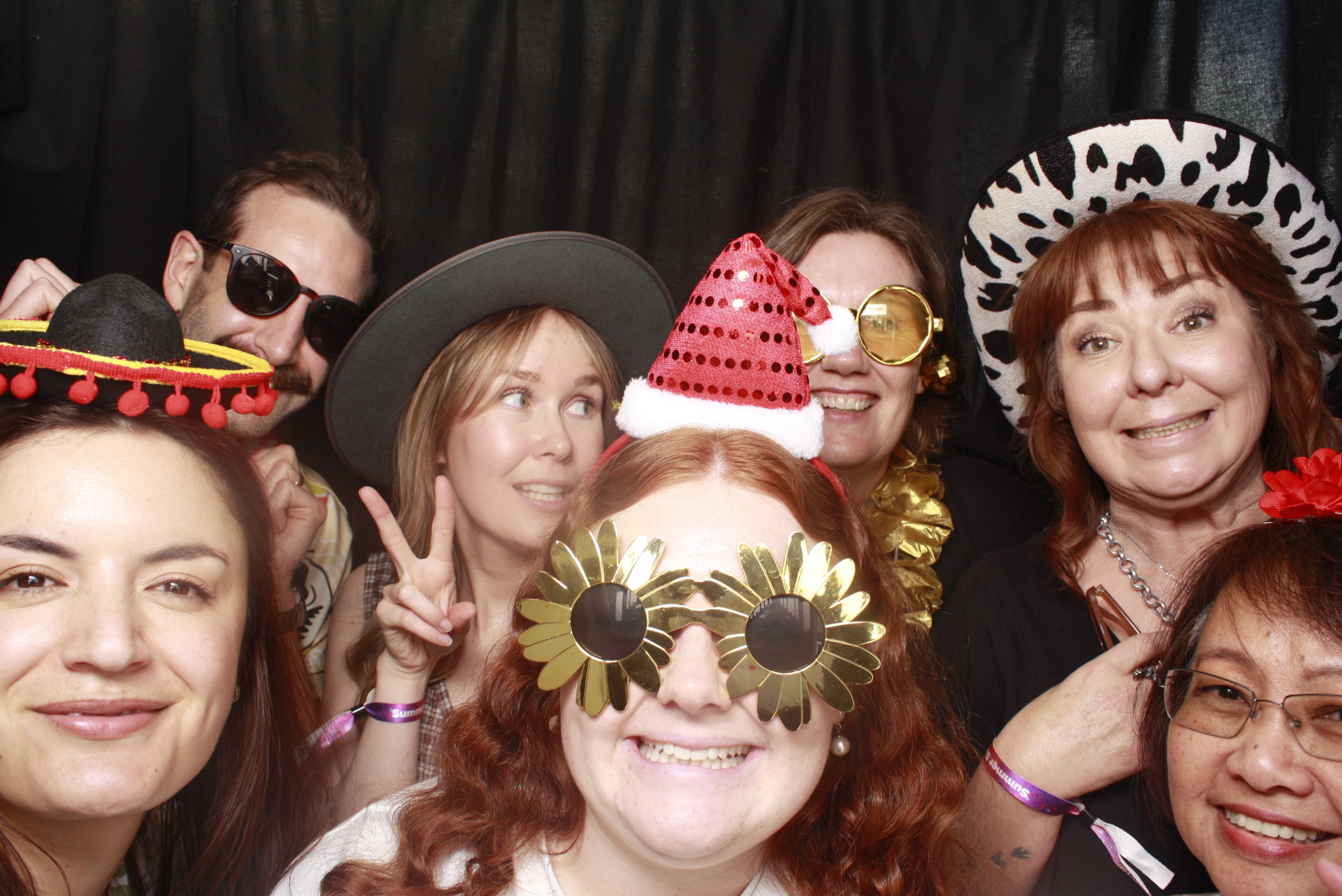 A Chorus Christmas 2024 | View more photos from the event at wgtngallery.classicphotobooths.co.nz/u/wgtncpbgallery/A-Chorus-Christmas-2024