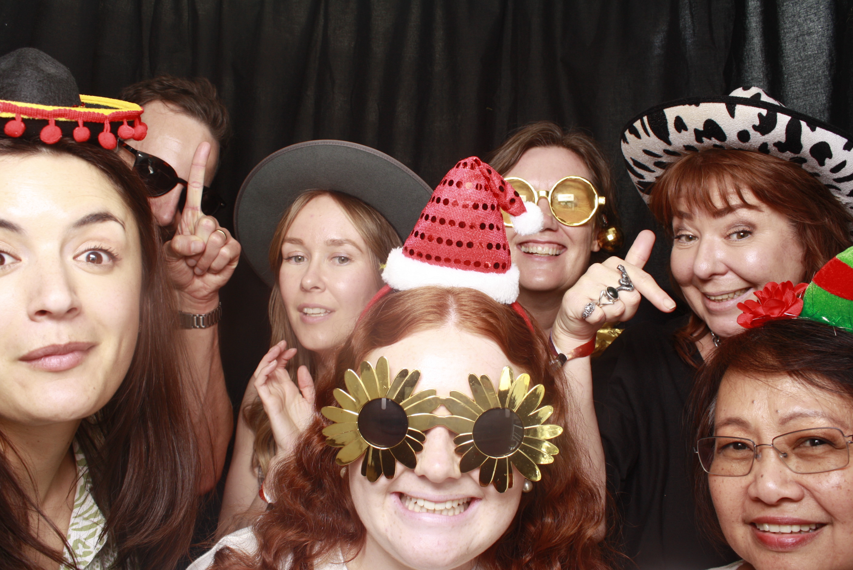 A Chorus Christmas 2024 | View more photos from the event at wgtngallery.classicphotobooths.co.nz/u/wgtncpbgallery/A-Chorus-Christmas-2024