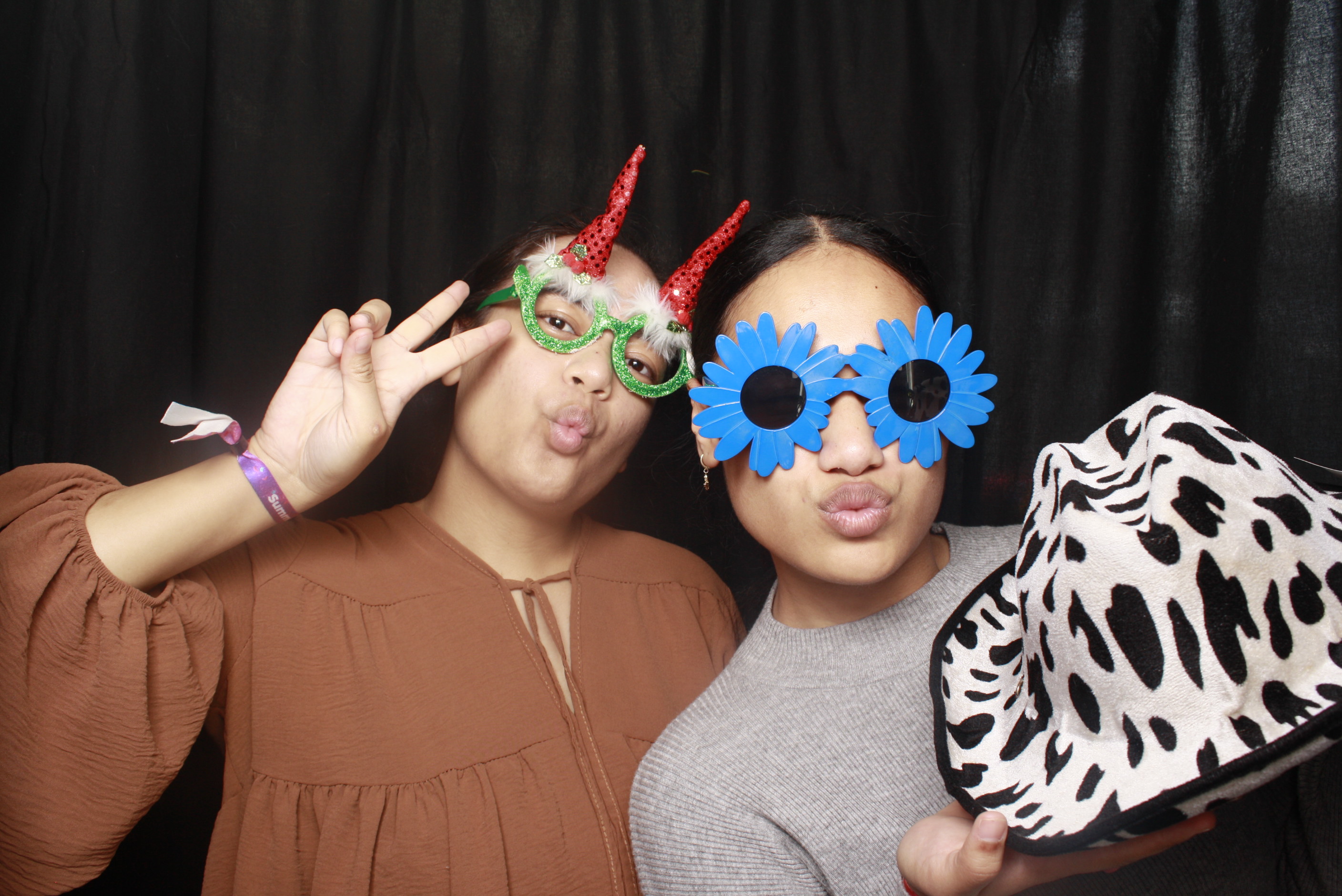 A Chorus Christmas 2024 | View more photos from the event at wgtngallery.classicphotobooths.co.nz/u/wgtncpbgallery/A-Chorus-Christmas-2024