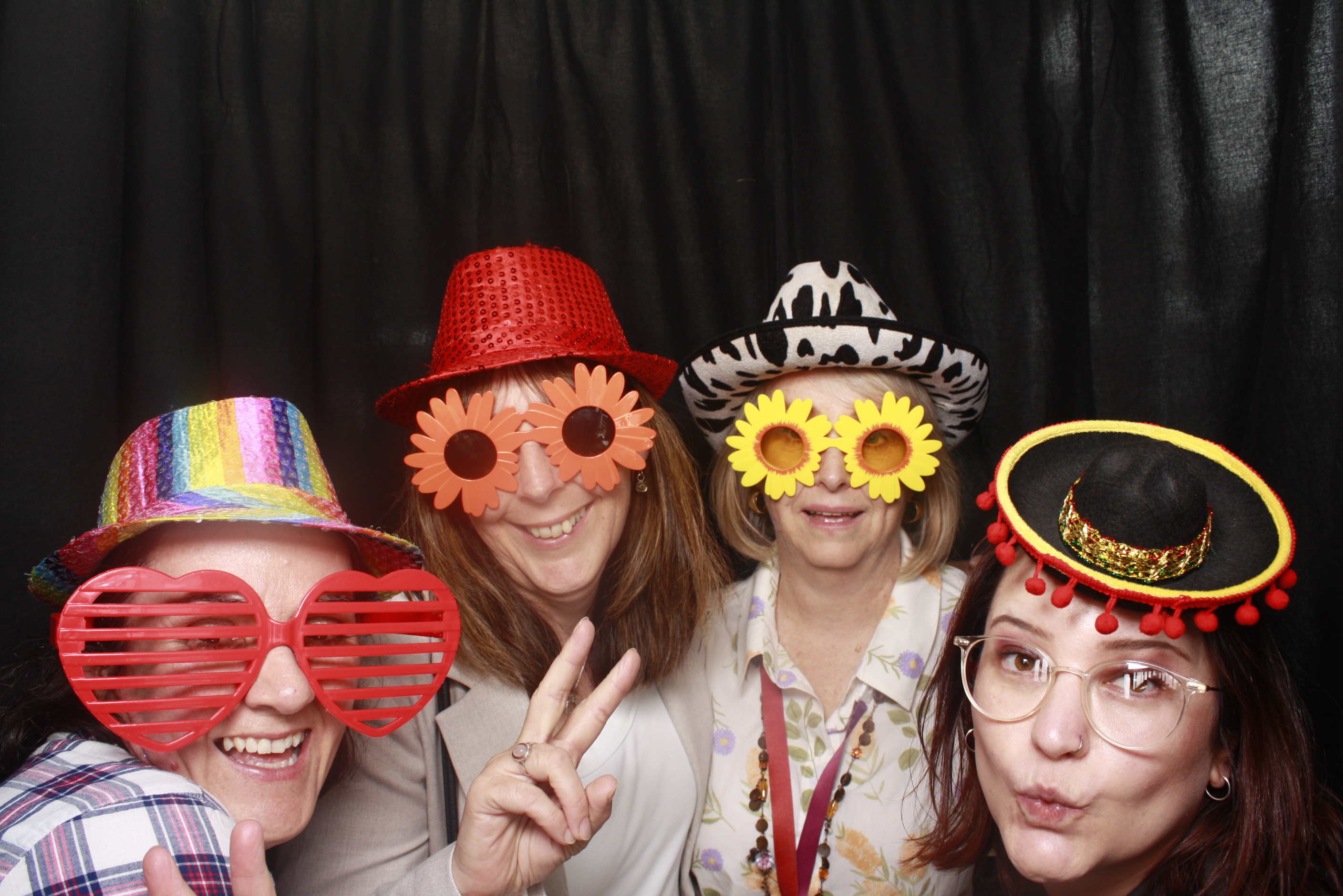 A Chorus Christmas 2024 | View more photos from the event at wgtngallery.classicphotobooths.co.nz/u/wgtncpbgallery/A-Chorus-Christmas-2024