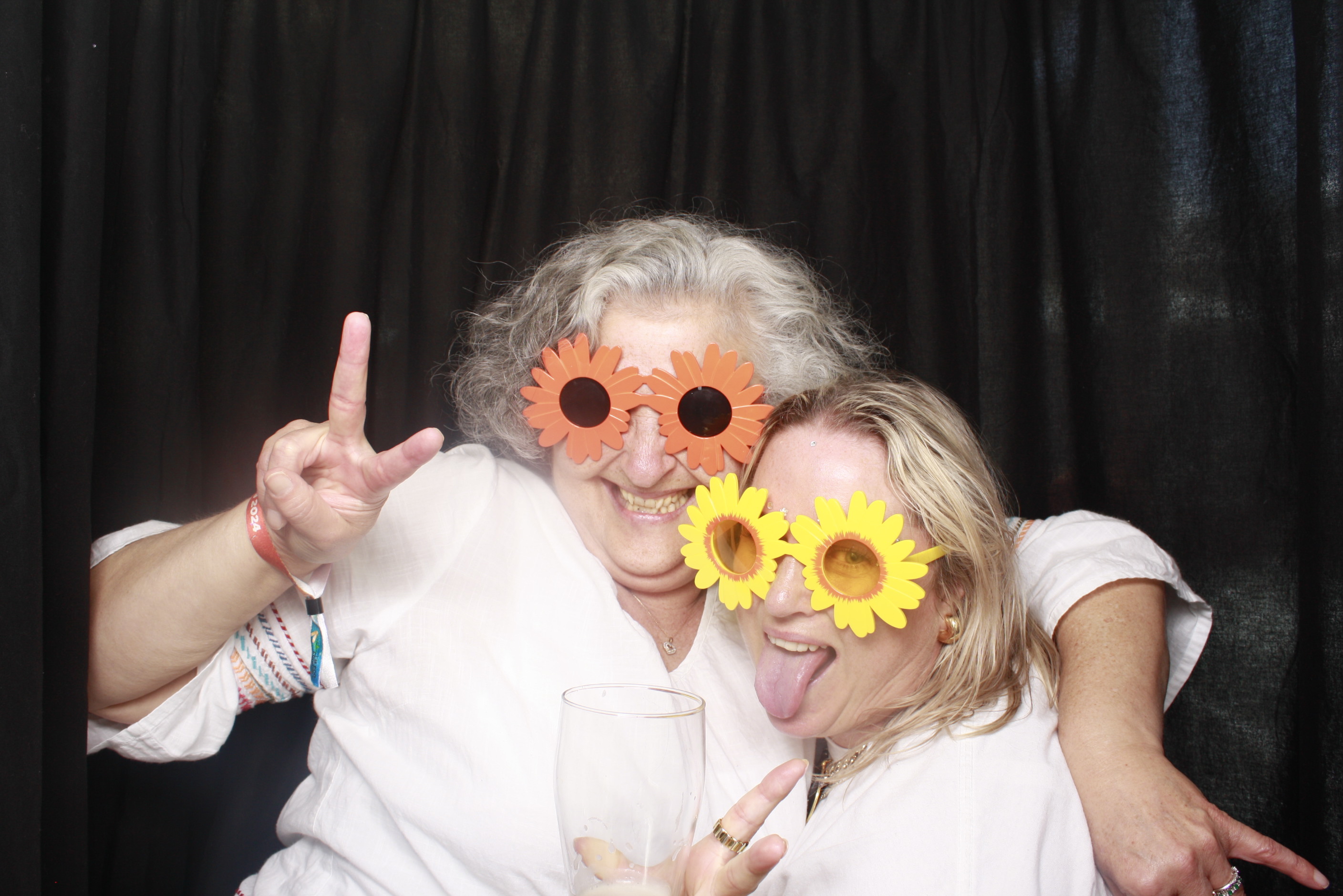 A Chorus Christmas 2024 | View more photos from the event at wgtngallery.classicphotobooths.co.nz/u/wgtncpbgallery/A-Chorus-Christmas-2024