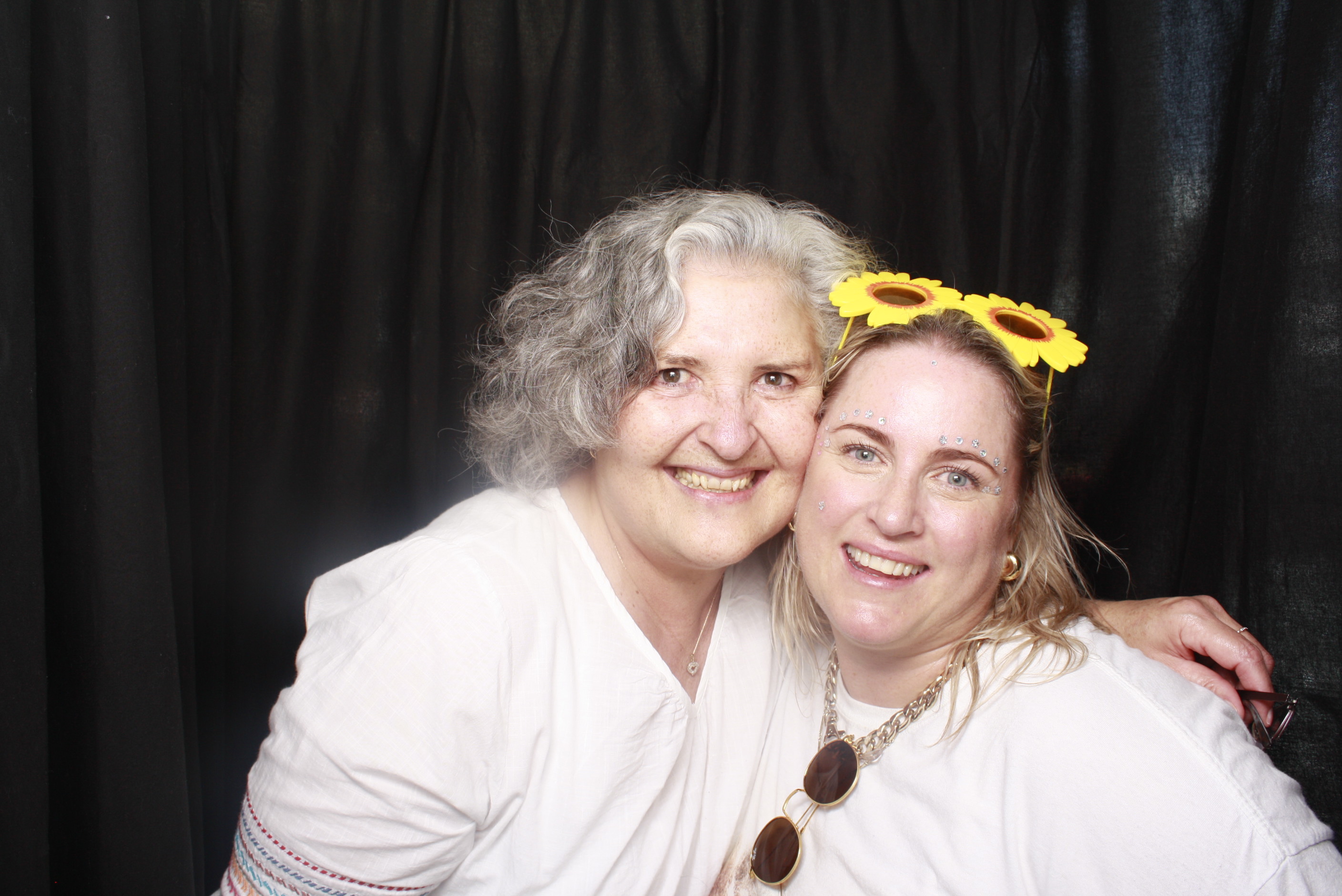 A Chorus Christmas 2024 | View more photos from the event at wgtngallery.classicphotobooths.co.nz/u/wgtncpbgallery/A-Chorus-Christmas-2024