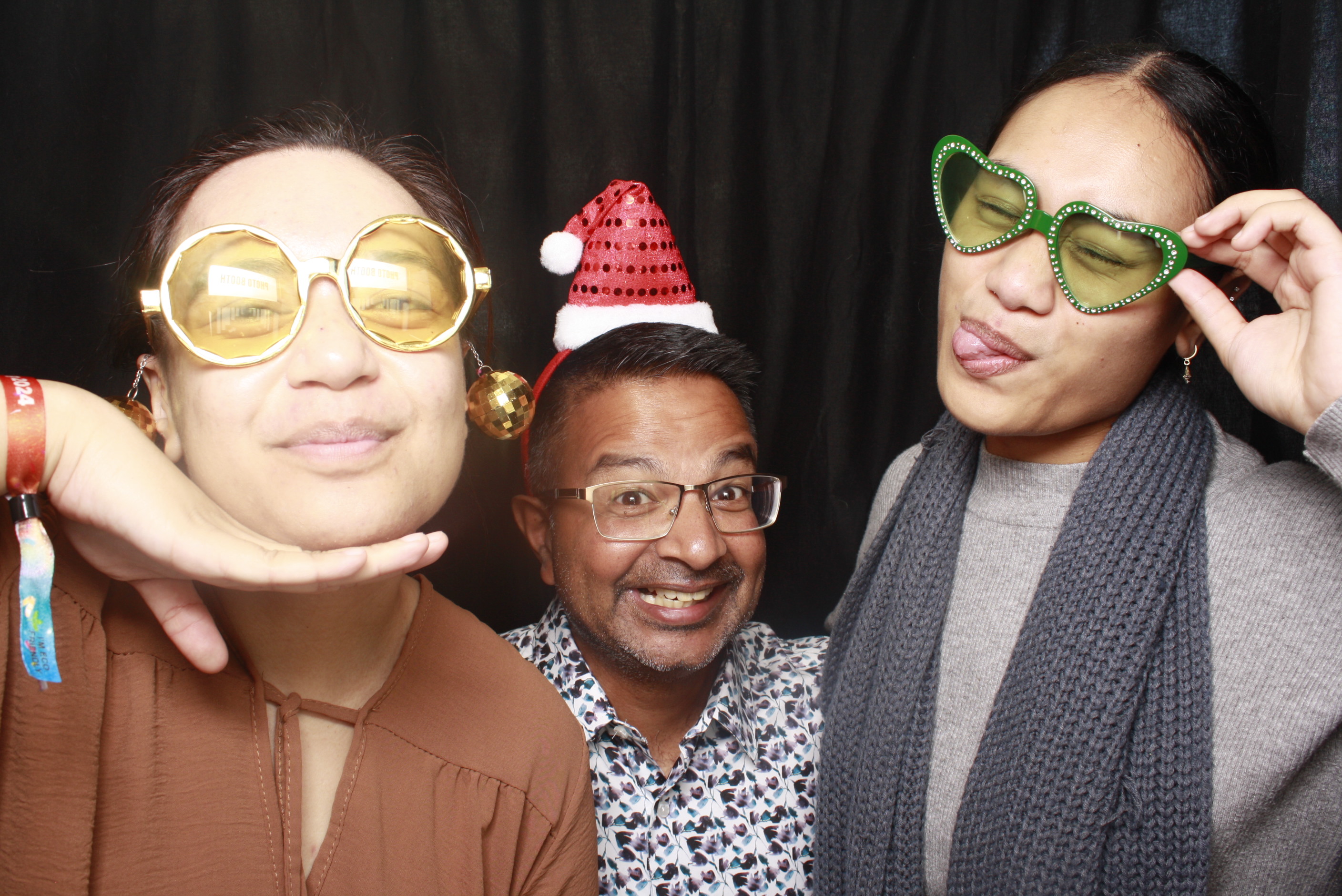 A Chorus Christmas 2024 | View more photos from the event at wgtngallery.classicphotobooths.co.nz/u/wgtncpbgallery/A-Chorus-Christmas-2024