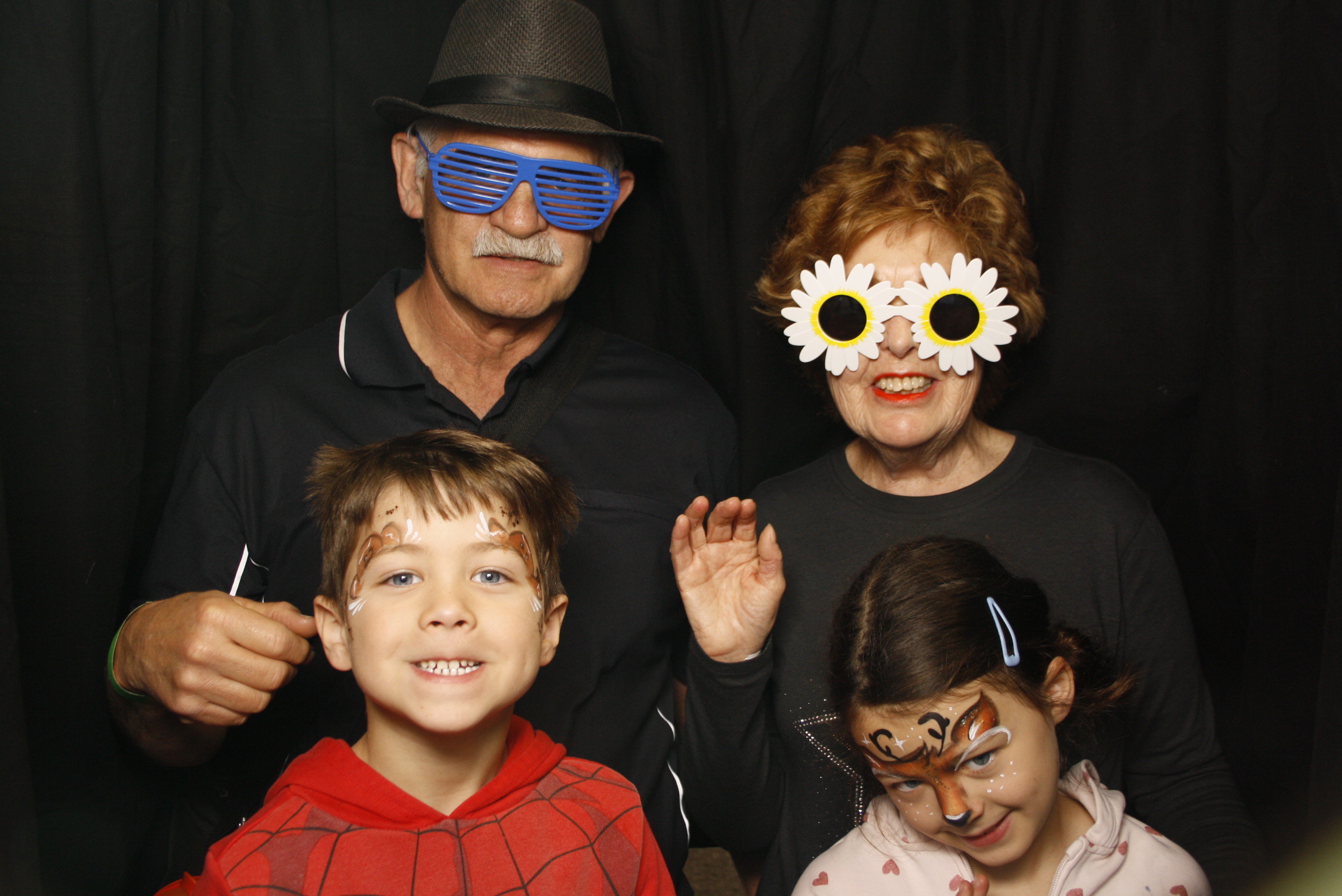 CentrePort Kids Christmas Party 2024 | View more photos from the event at wgtngallery.classicphotobooths.co.nz/u/wgtncpbgallery/CentrePort-Kids-Christmas-Party-2024