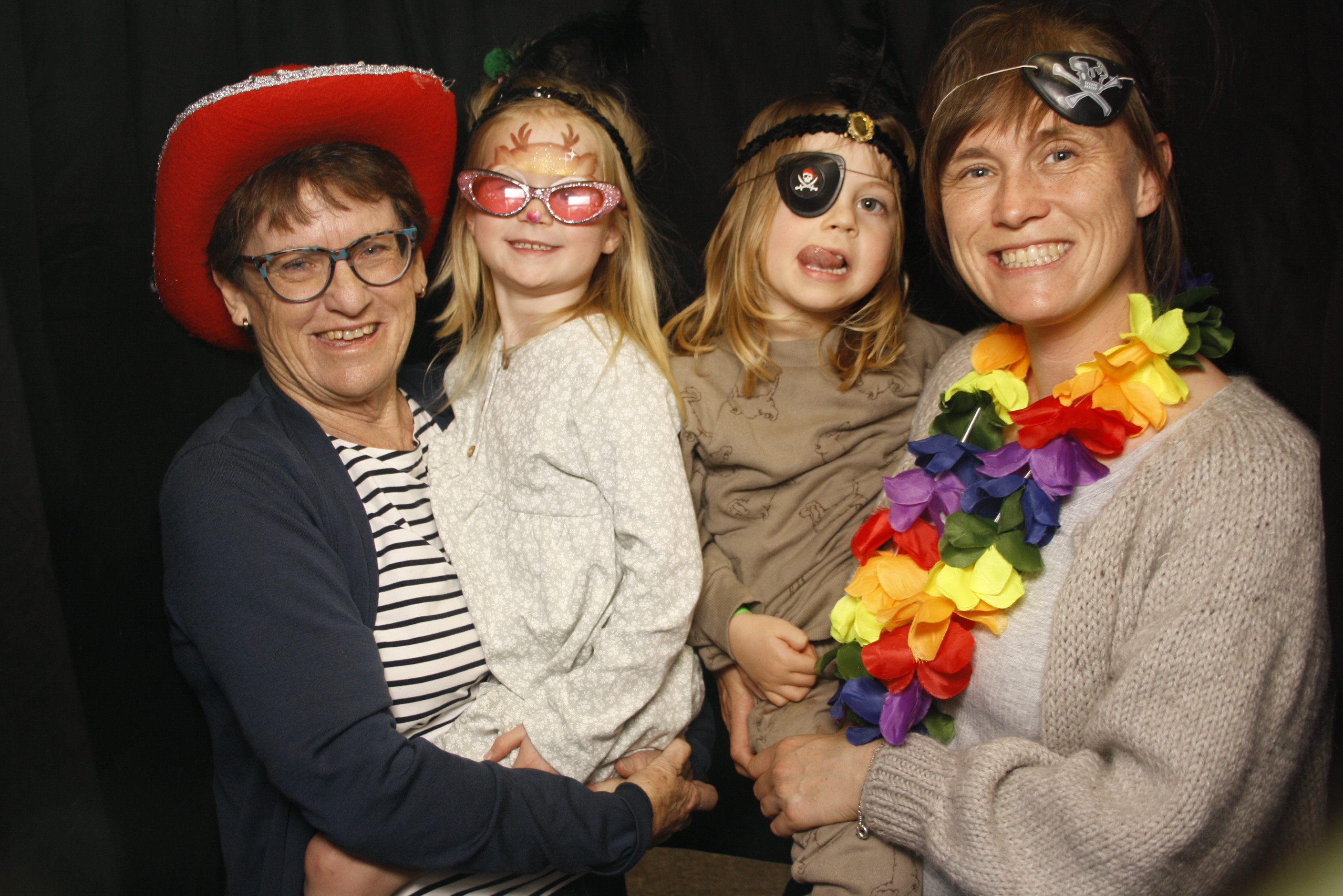 CentrePort Kids Christmas Party 2024 | View more photos from the event at wgtngallery.classicphotobooths.co.nz/u/wgtncpbgallery/CentrePort-Kids-Christmas-Party-2024
