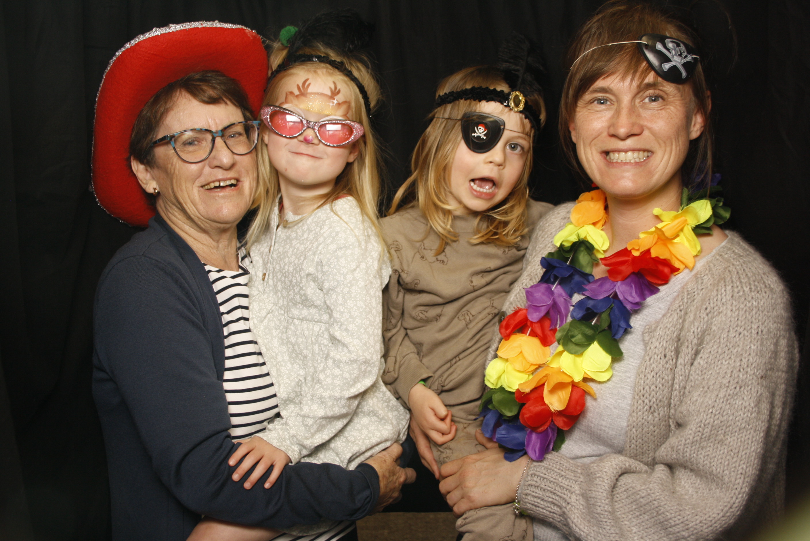 CentrePort Kids Christmas Party 2024 | View more photos from the event at wgtngallery.classicphotobooths.co.nz/u/wgtncpbgallery/CentrePort-Kids-Christmas-Party-2024