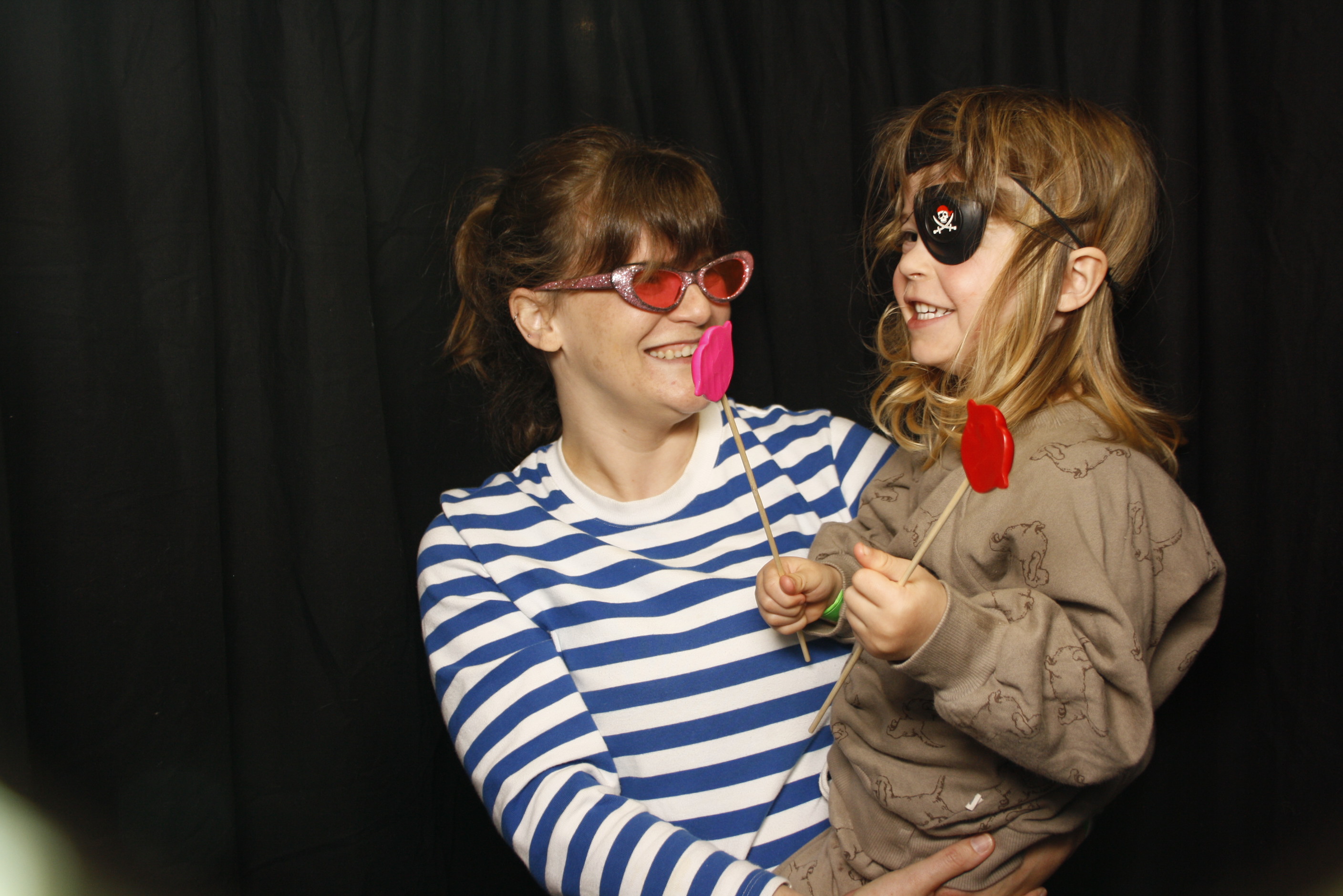 CentrePort Kids Christmas Party 2024 | View more photos from the event at wgtngallery.classicphotobooths.co.nz/u/wgtncpbgallery/CentrePort-Kids-Christmas-Party-2024