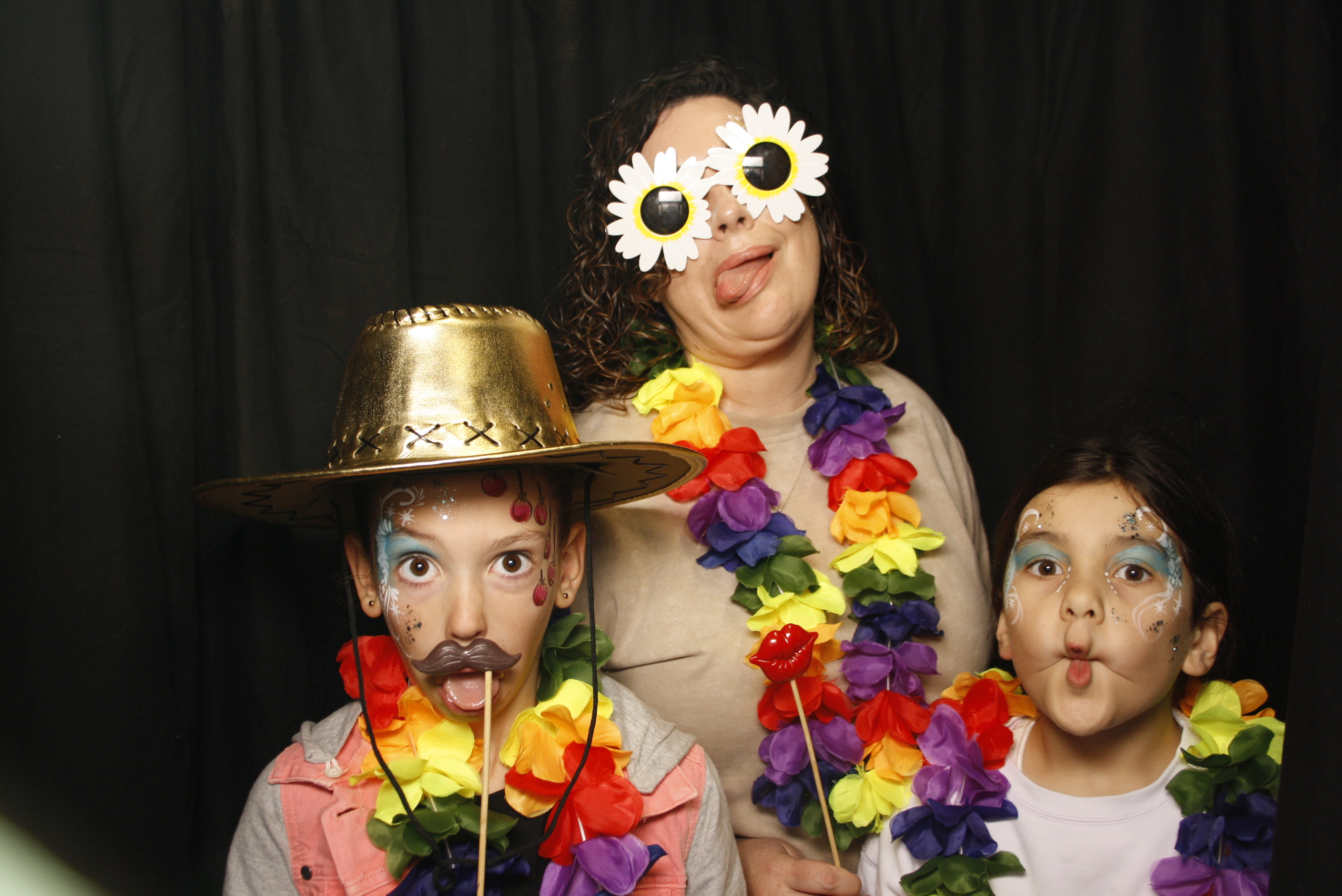 CentrePort Kids Christmas Party 2024 | View more photos from the event at wgtngallery.classicphotobooths.co.nz/u/wgtncpbgallery/CentrePort-Kids-Christmas-Party-2024