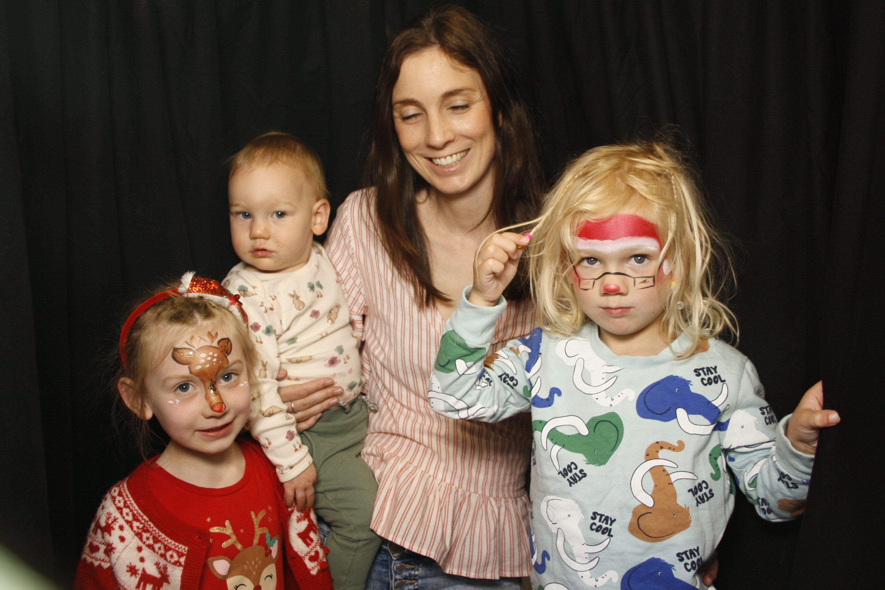 CentrePort Kids Christmas Party 2024 | View more photos from the event at wgtngallery.classicphotobooths.co.nz/u/wgtncpbgallery/CentrePort-Kids-Christmas-Party-2024