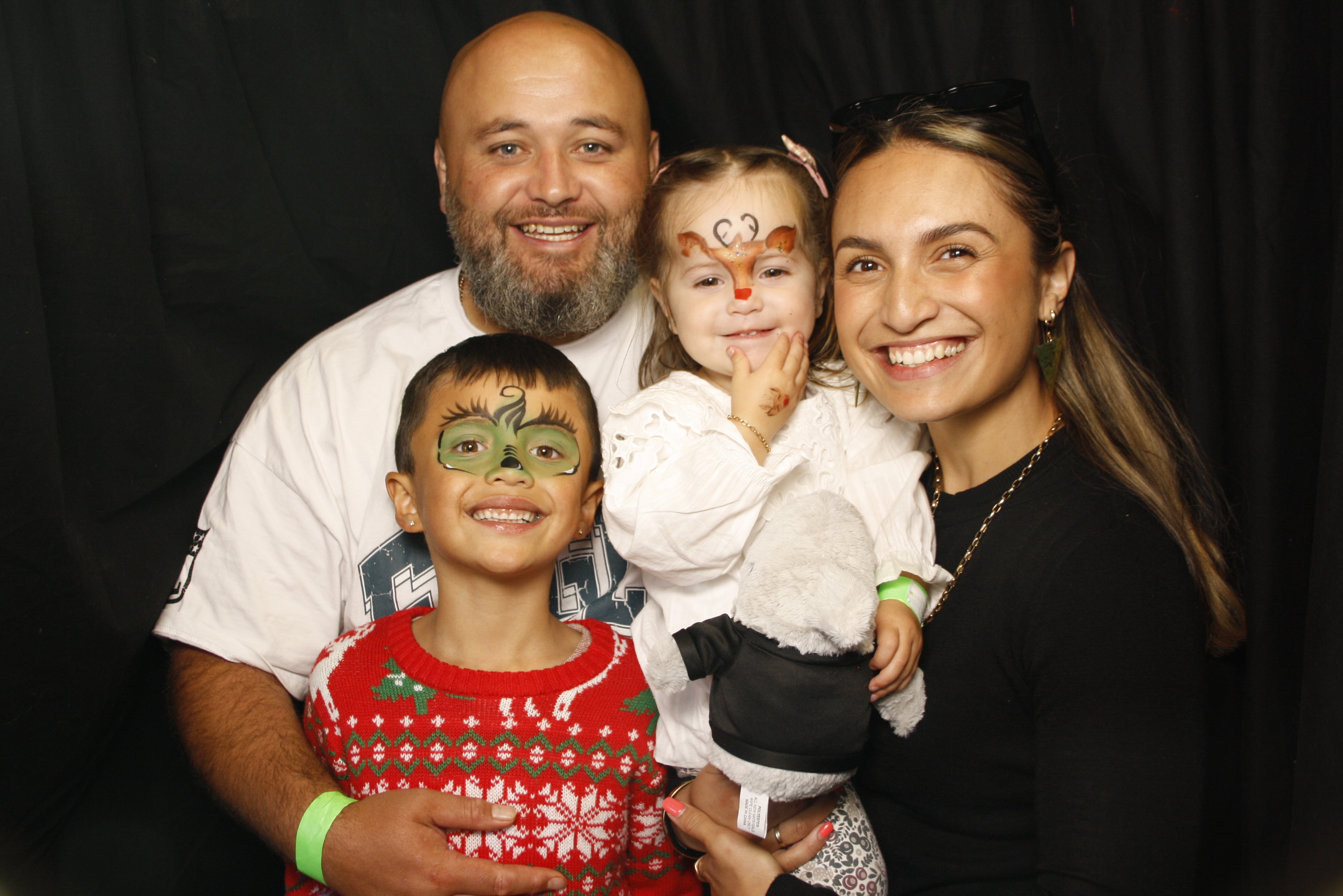 CentrePort Kids Christmas Party 2024 | View more photos from the event at wgtngallery.classicphotobooths.co.nz/u/wgtncpbgallery/CentrePort-Kids-Christmas-Party-2024