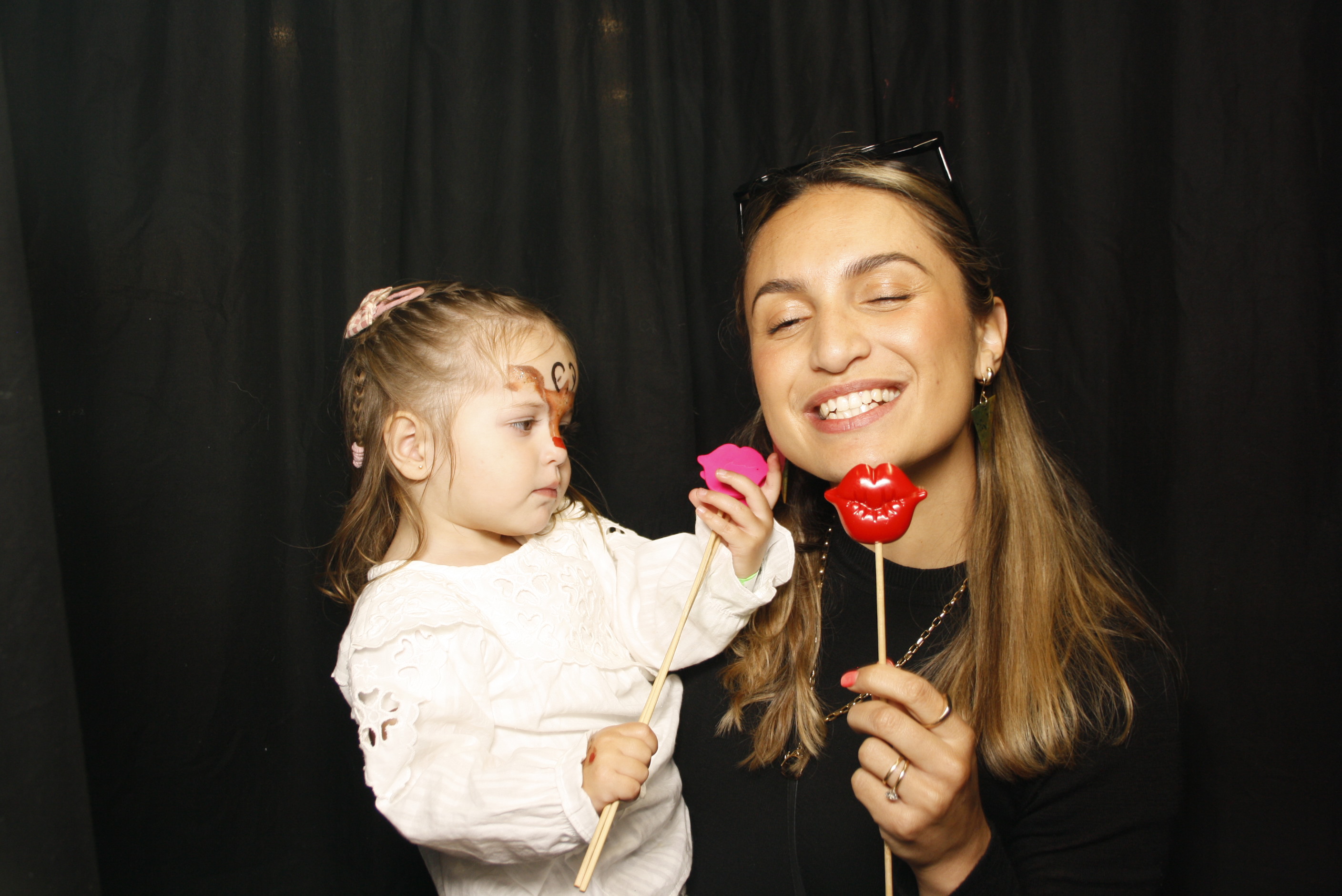 CentrePort Kids Christmas Party 2024 | View more photos from the event at wgtngallery.classicphotobooths.co.nz/u/wgtncpbgallery/CentrePort-Kids-Christmas-Party-2024