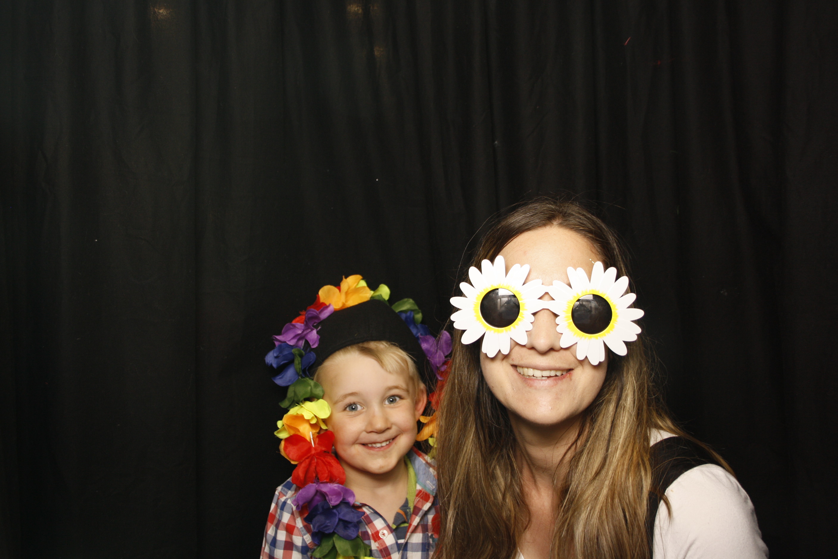 CentrePort Kids Christmas Party 2024 | View more photos from the event at wgtngallery.classicphotobooths.co.nz/u/wgtncpbgallery/CentrePort-Kids-Christmas-Party-2024