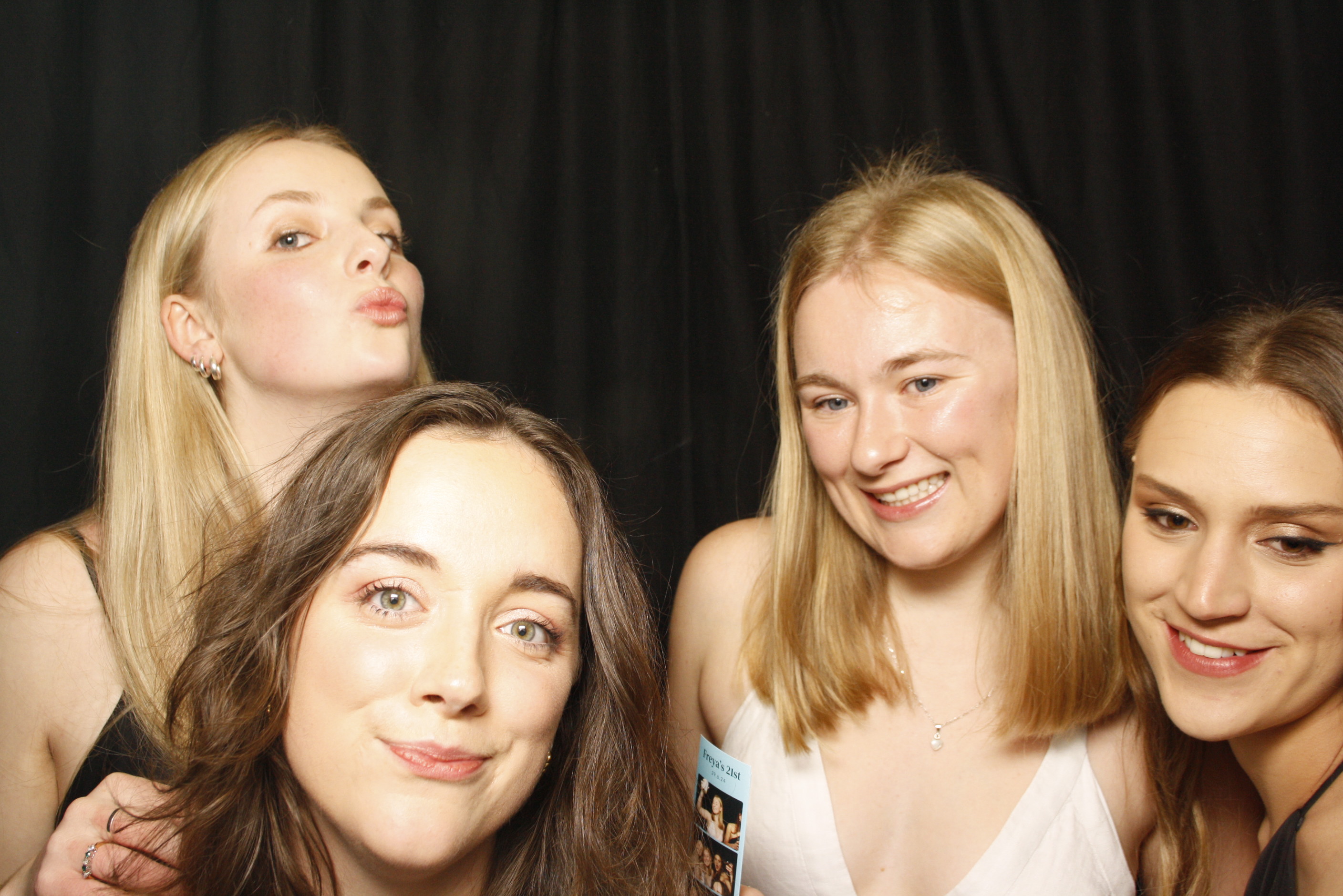 Freya's 21st ... 2024 | View more photos from the event at wgtngallery.classicphotobooths.co.nz/u/wgtncpbgallery/Freyas-21st-2024