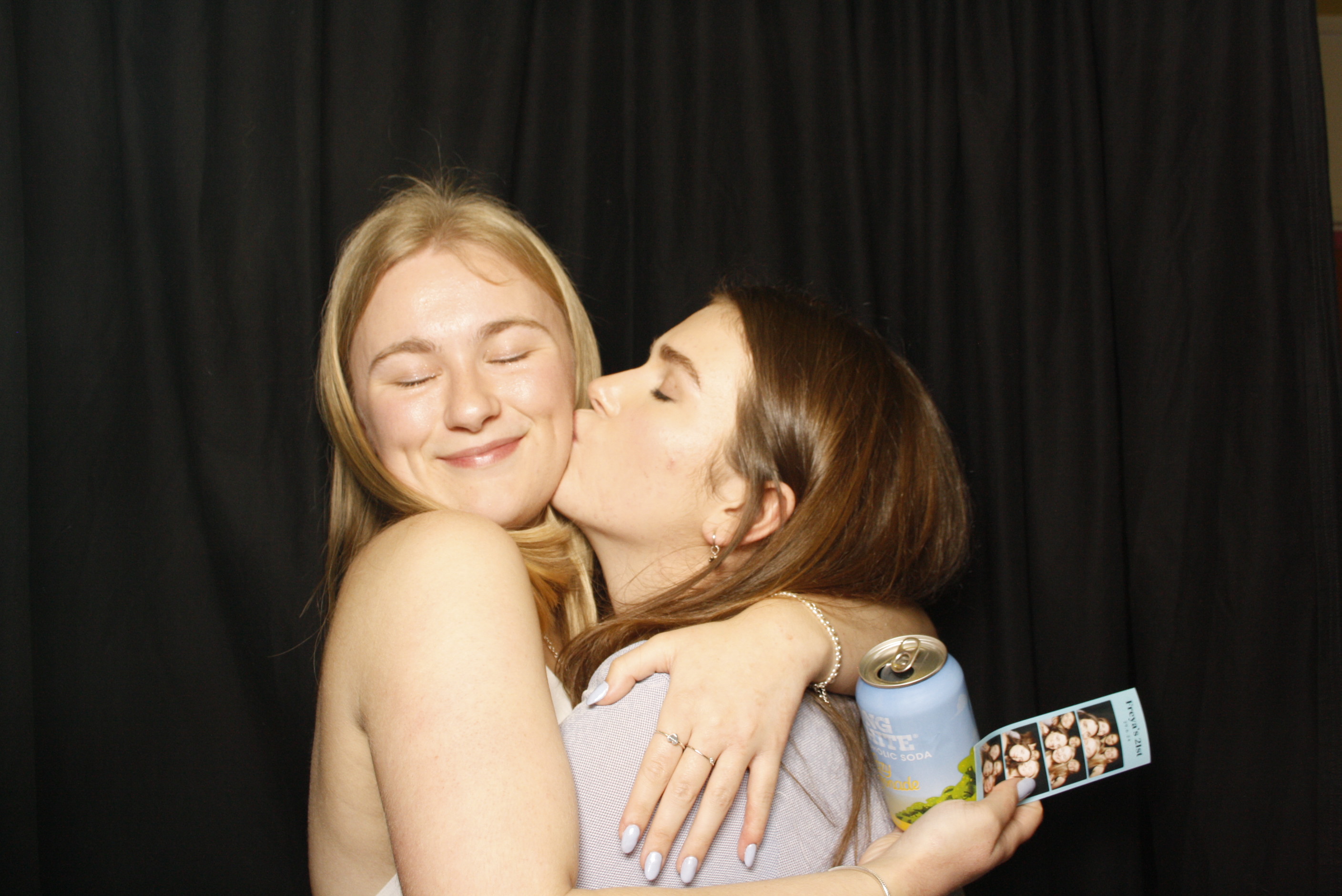 Freya's 21st ... 2024 | View more photos from the event at wgtngallery.classicphotobooths.co.nz/u/wgtncpbgallery/Freyas-21st-2024