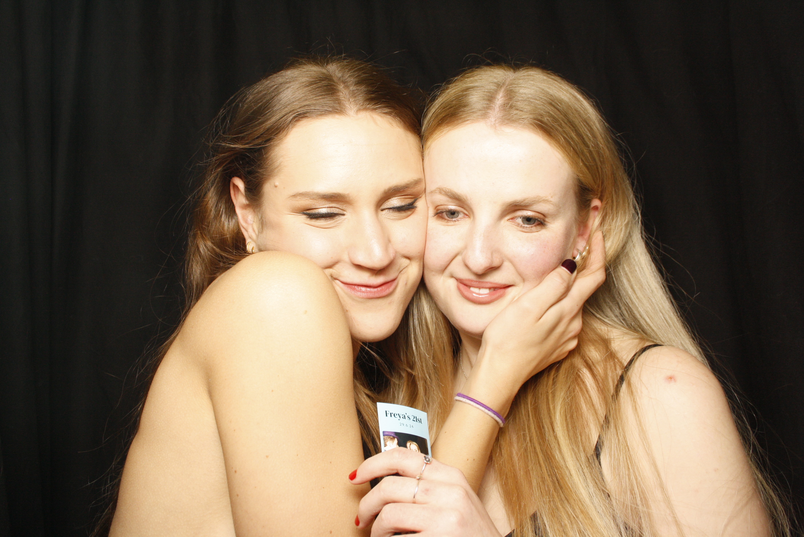 Freya's 21st ... 2024 | View more photos from the event at wgtngallery.classicphotobooths.co.nz/u/wgtncpbgallery/Freyas-21st-2024