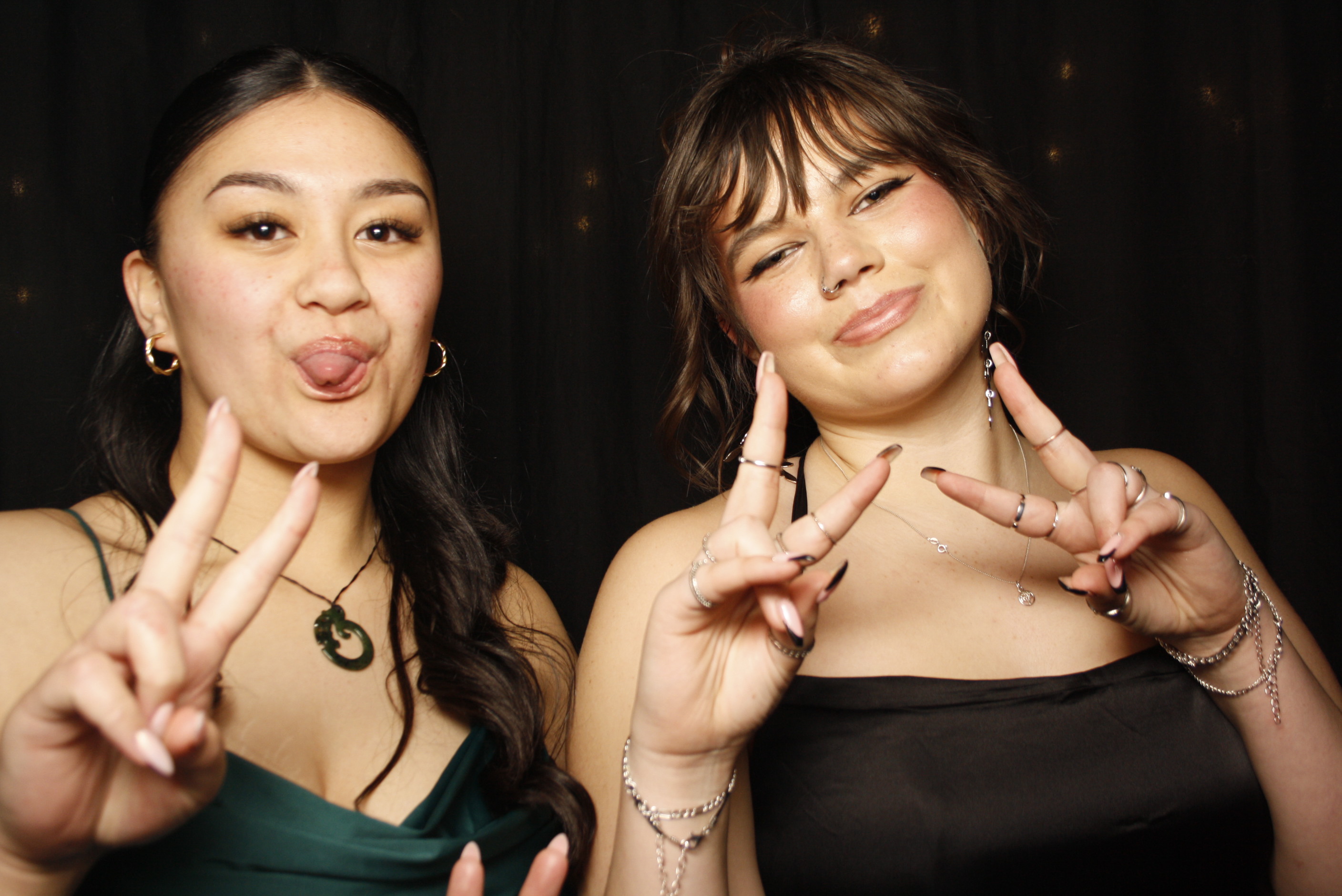 Kuranui College Ball | View more photos from the event at wgtngallery.classicphotobooths.co.nz/u/wgtncpbgallery/Kuranui-College-Ball