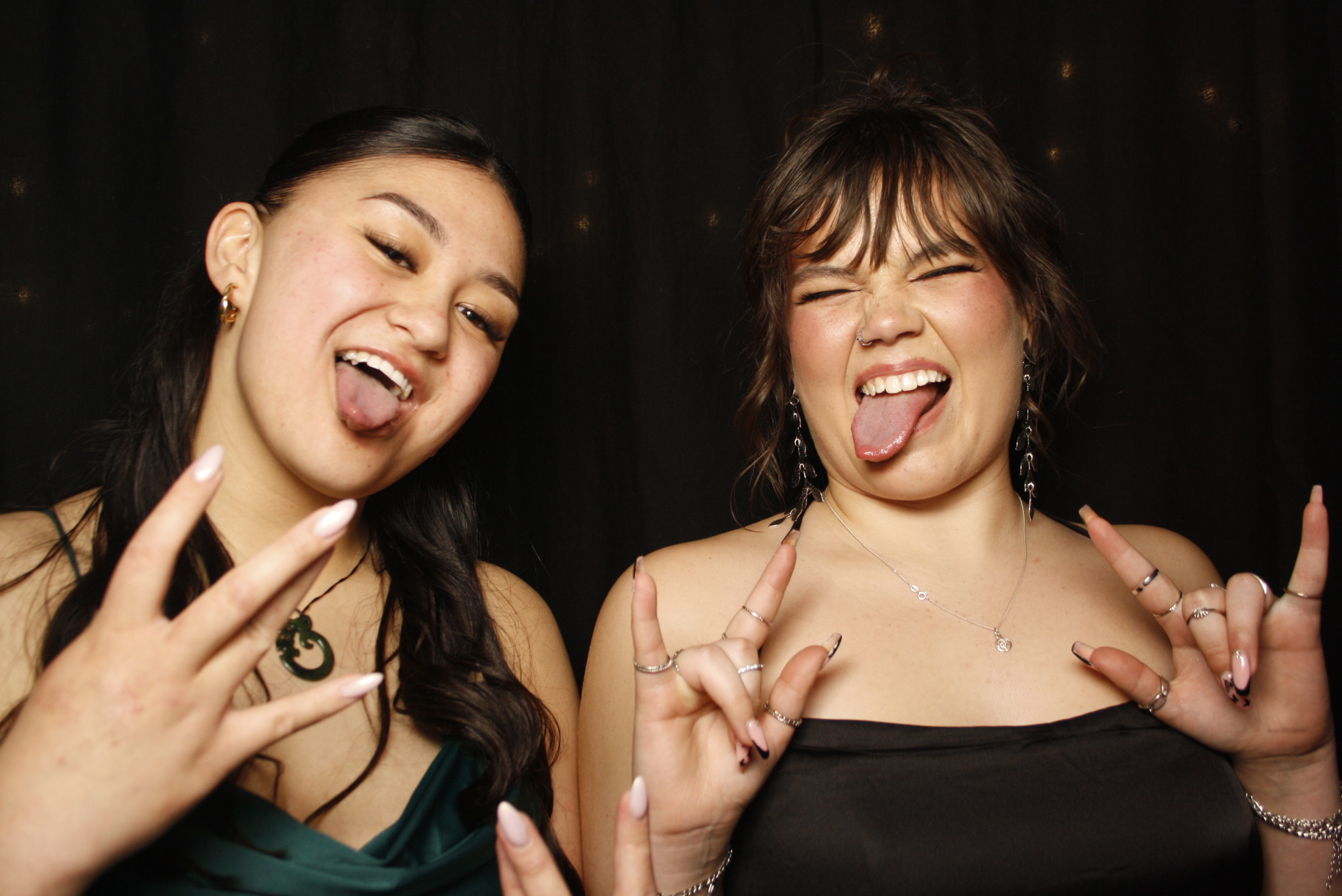 Kuranui College Ball | View more photos from the event at wgtngallery.classicphotobooths.co.nz/u/wgtncpbgallery/Kuranui-College-Ball