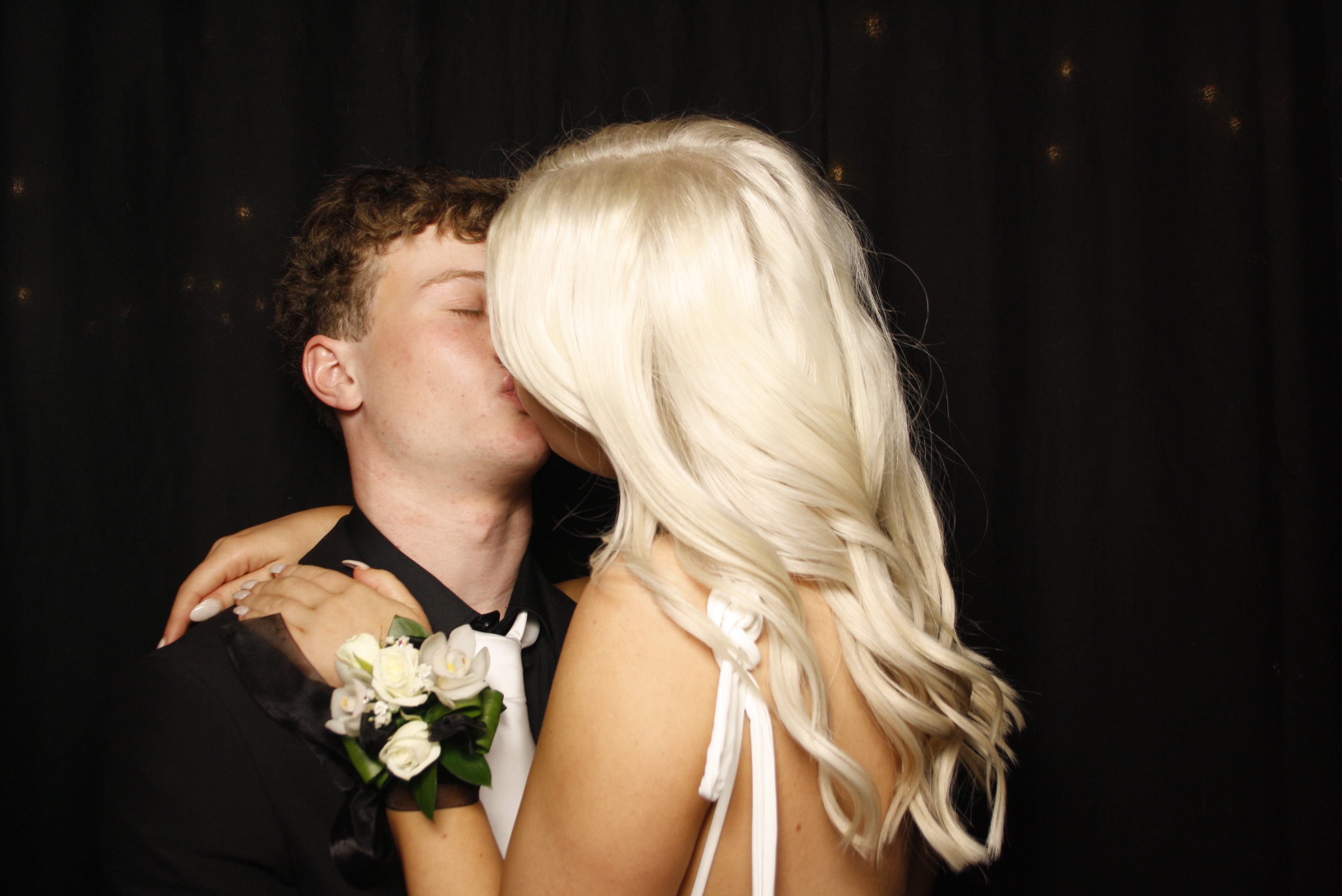 Kuranui College Ball | View more photos from the event at wgtngallery.classicphotobooths.co.nz/u/wgtncpbgallery/Kuranui-College-Ball