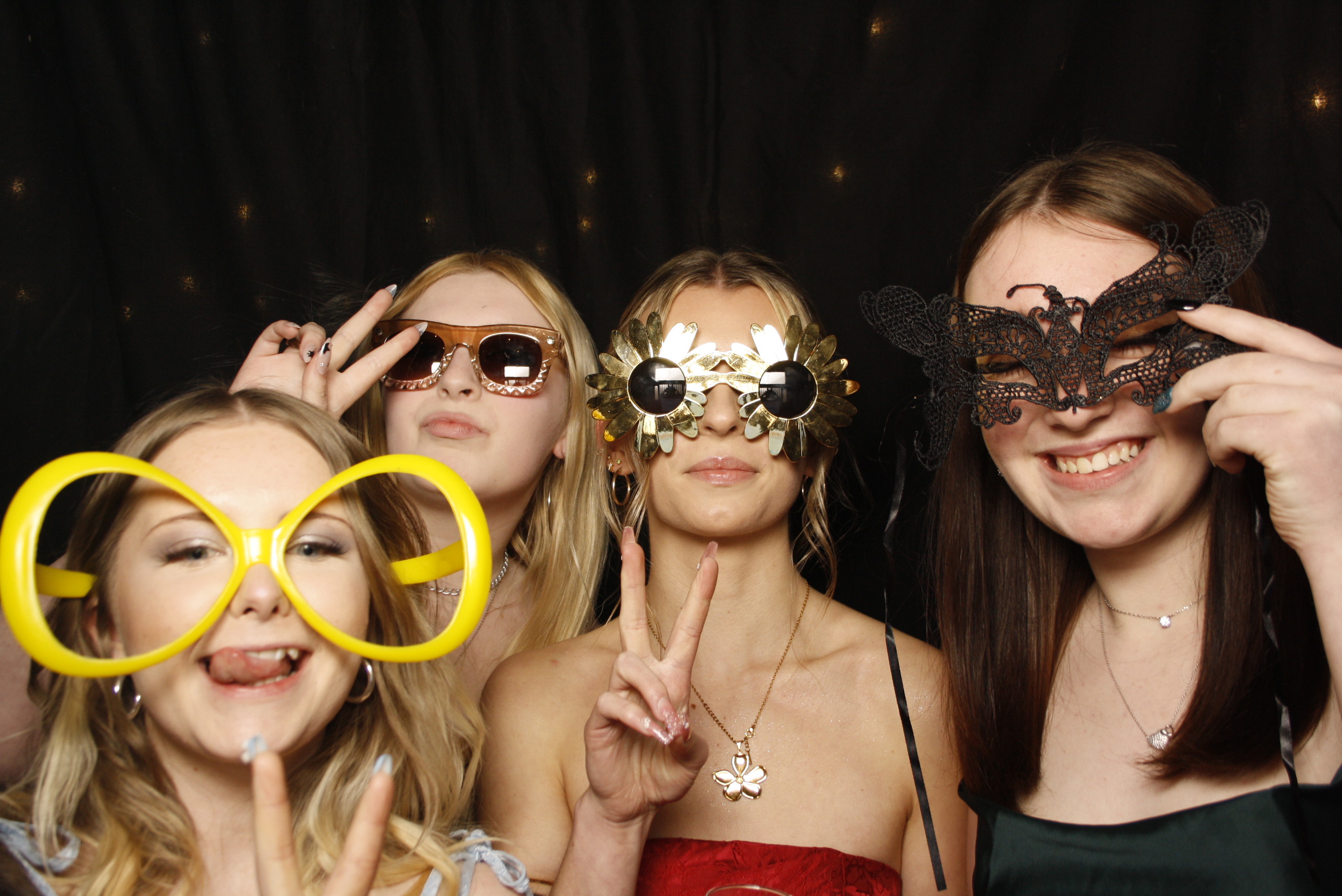 Kuranui College Ball | View more photos from the event at wgtngallery.classicphotobooths.co.nz/u/wgtncpbgallery/Kuranui-College-Ball