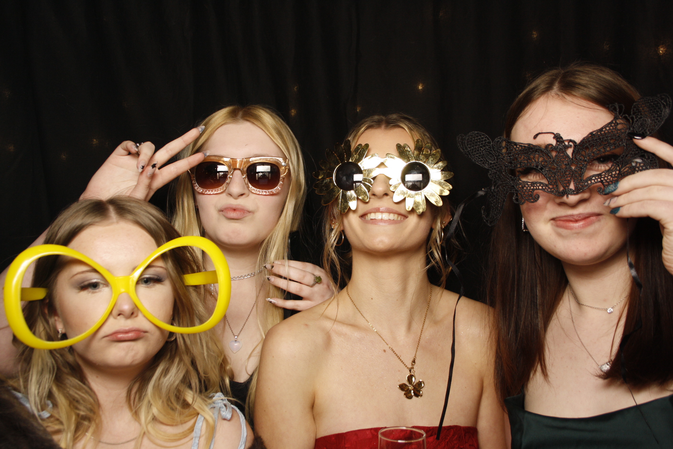 Kuranui College Ball | View more photos from the event at wgtngallery.classicphotobooths.co.nz/u/wgtncpbgallery/Kuranui-College-Ball