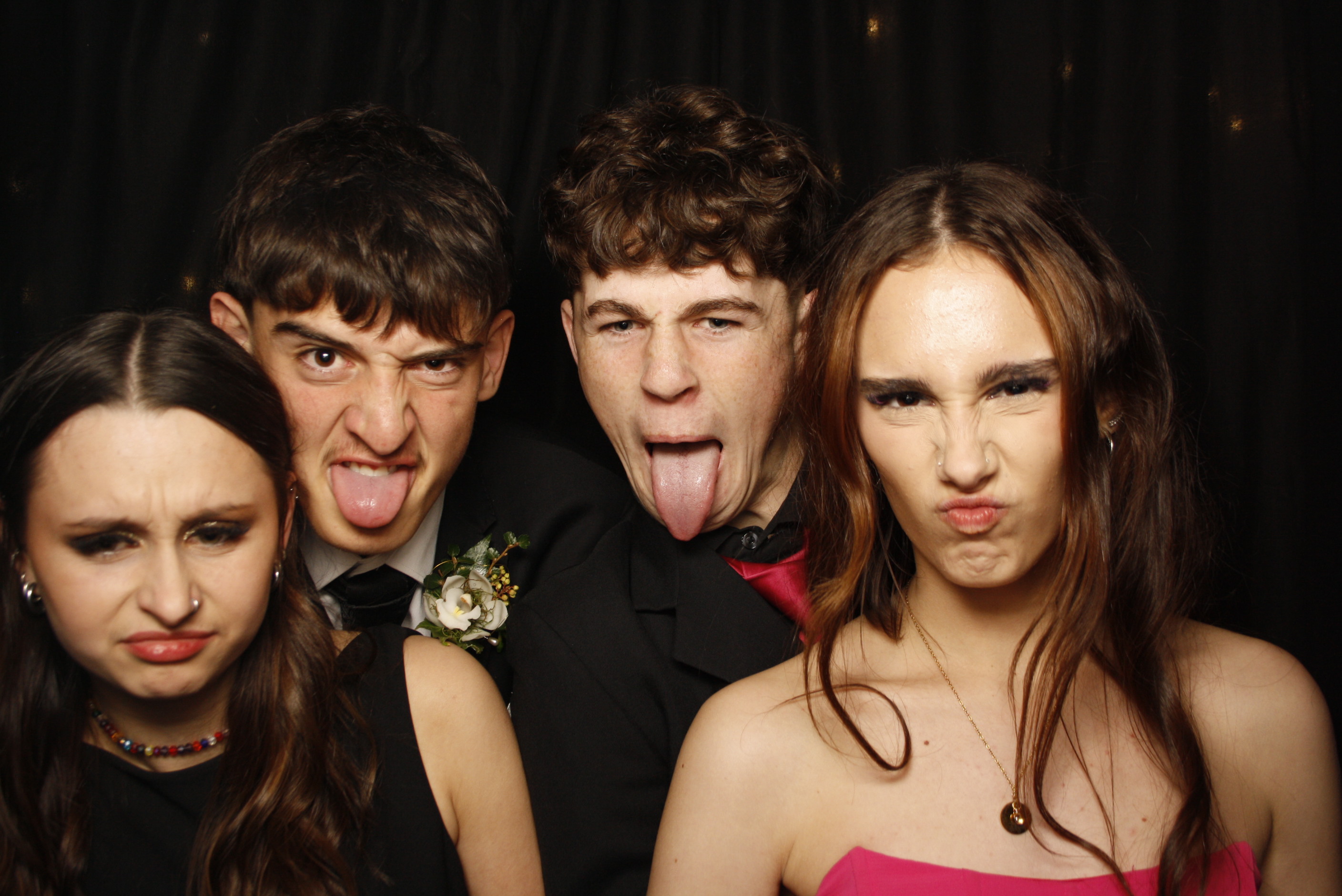 Kuranui College Ball | View more photos from the event at wgtngallery.classicphotobooths.co.nz/u/wgtncpbgallery/Kuranui-College-Ball