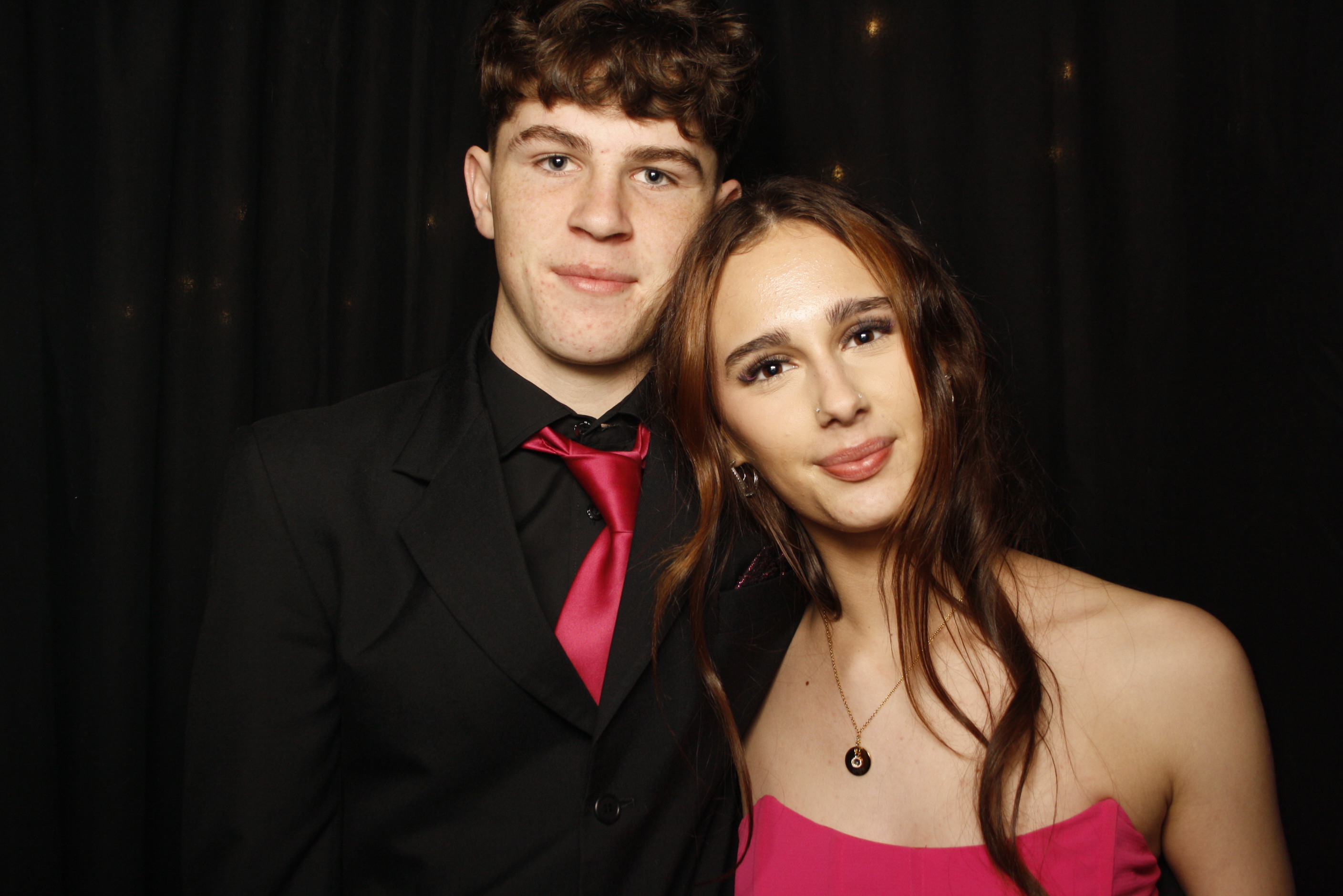 Kuranui College Ball | View more photos from the event at wgtngallery.classicphotobooths.co.nz/u/wgtncpbgallery/Kuranui-College-Ball