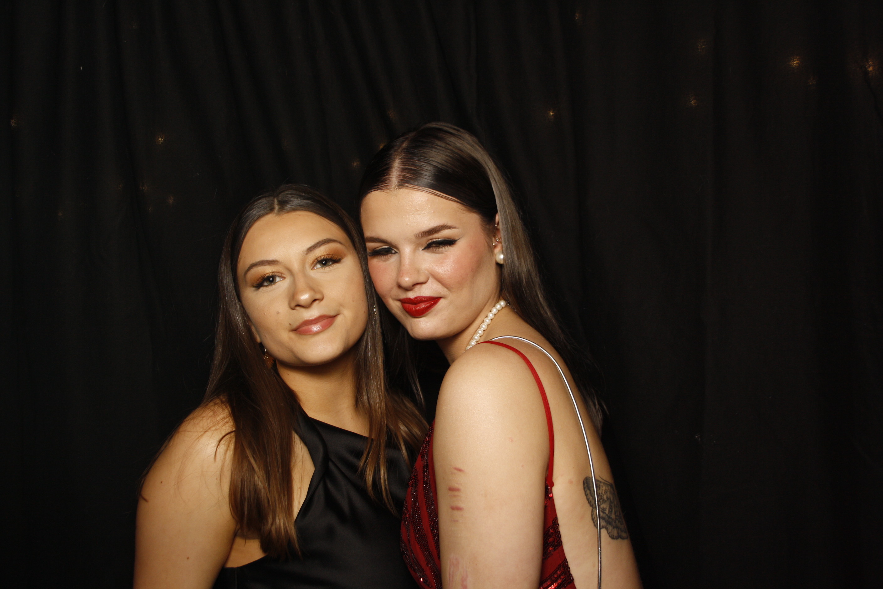 Kuranui College Ball | View more photos from the event at wgtngallery.classicphotobooths.co.nz/u/wgtncpbgallery/Kuranui-College-Ball